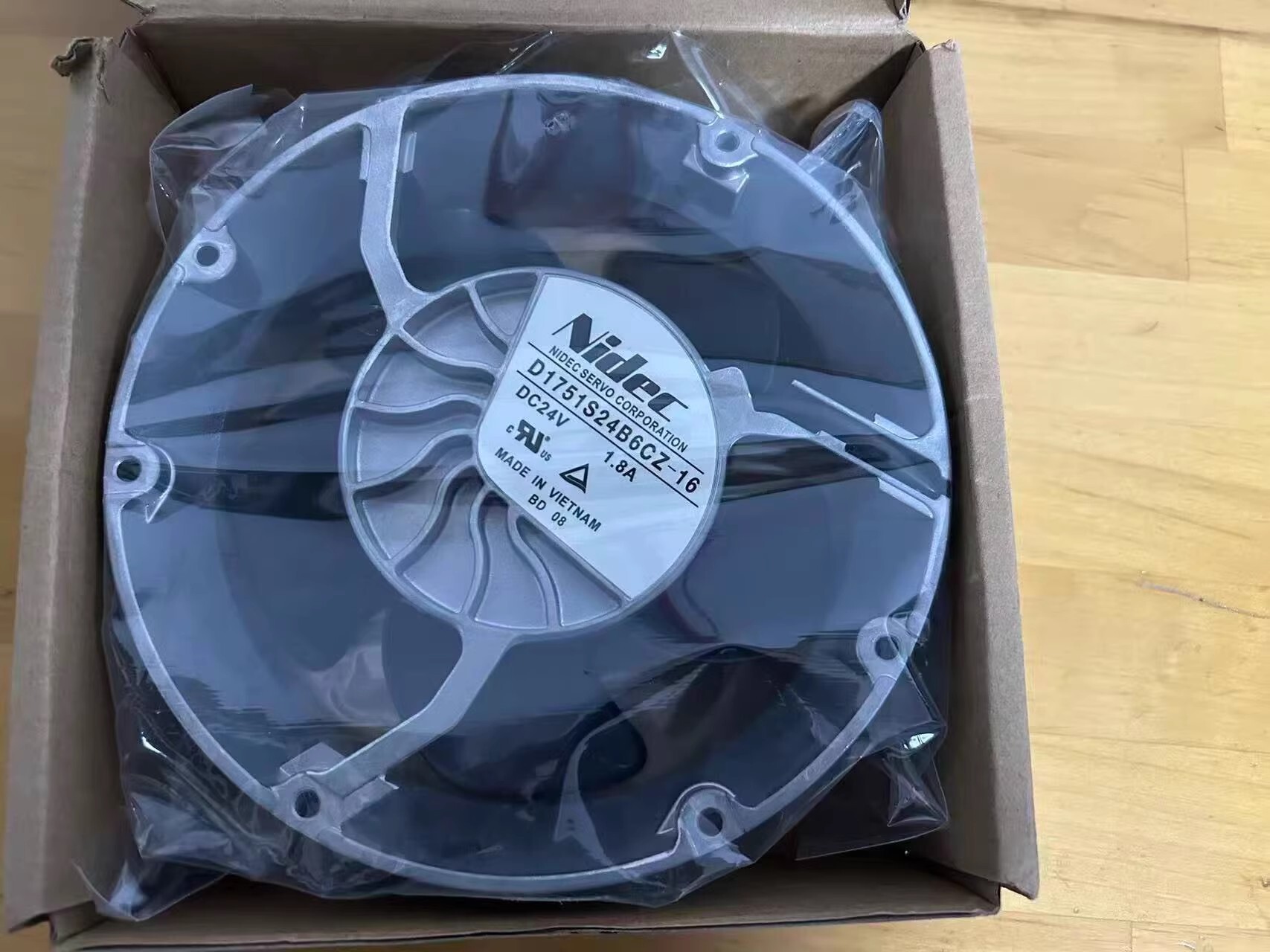 D1751S24B6CZ-16 DC24V1.8A  Cooling fan Fan Brand New and Genuine inverter test OK Fast Shipping