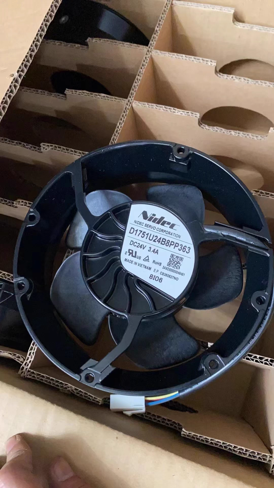 D1751U24B8PP363 Cooling fan Fan Brand New and Genuine inverter test OK Fast Shipping