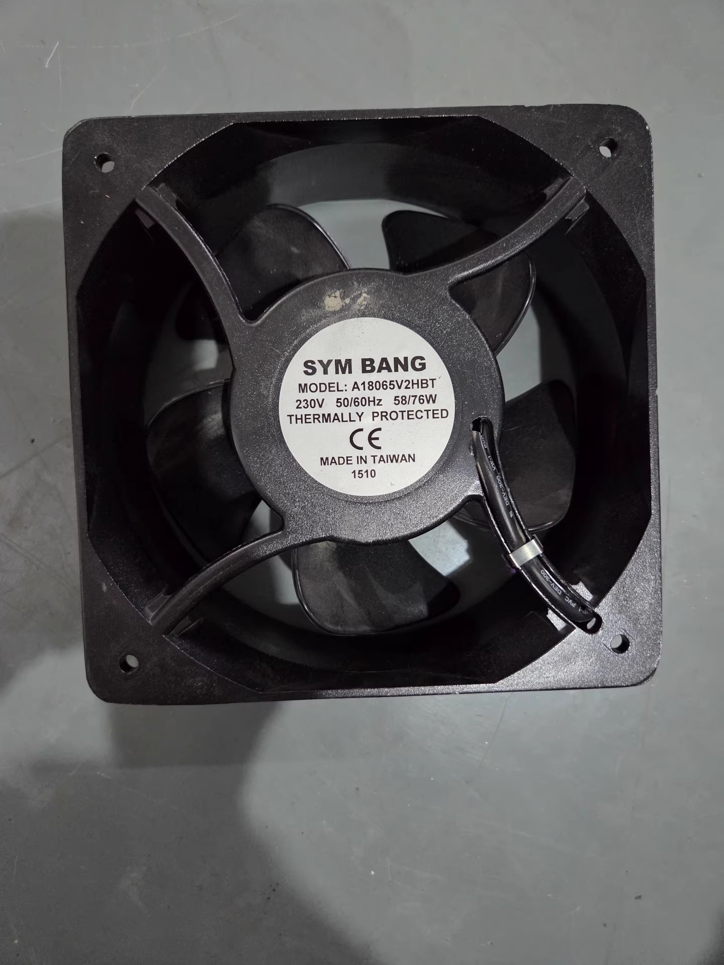 A18065V2HBT AC230V Cooling fan Fan Brand New and Genuine inverter test OK Fast Shipping