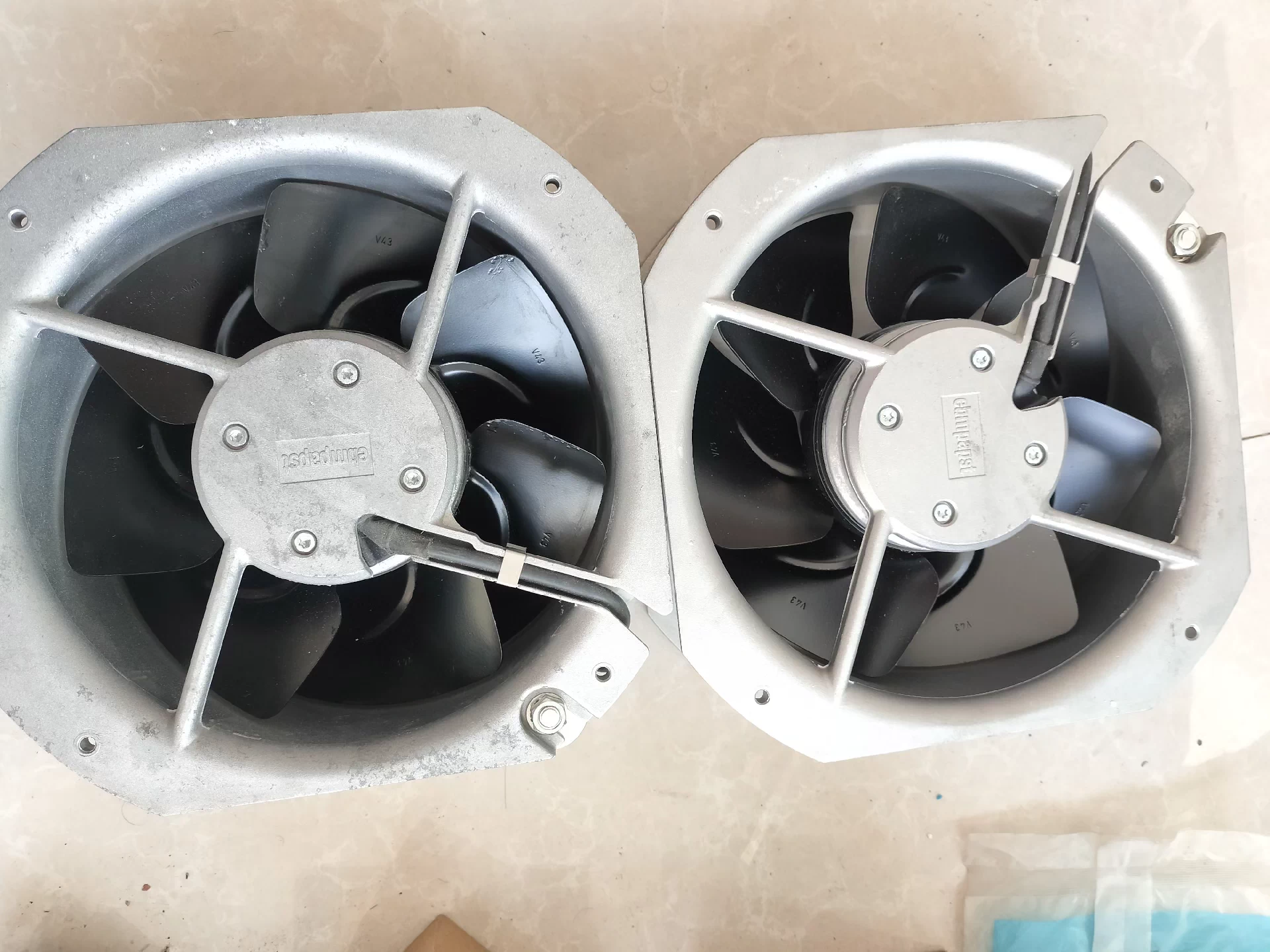 W2E200-HH86-14 Cooling fan Fan Brand New and Genuine inverter test OK Fast Shipping