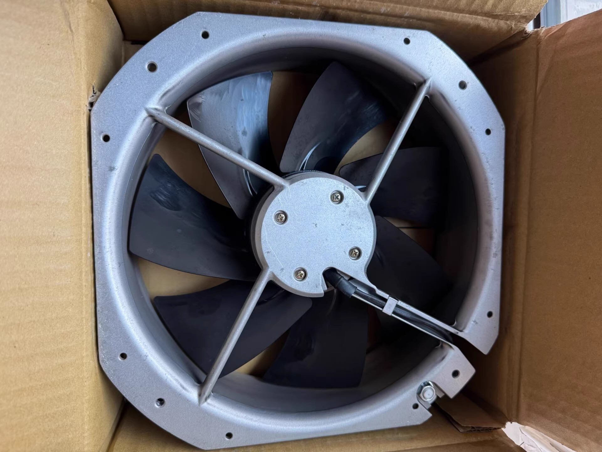 UF200BMB38H2C2A Cooling fan Fan Brand New and Genuine inverter test OK Fast Shipping