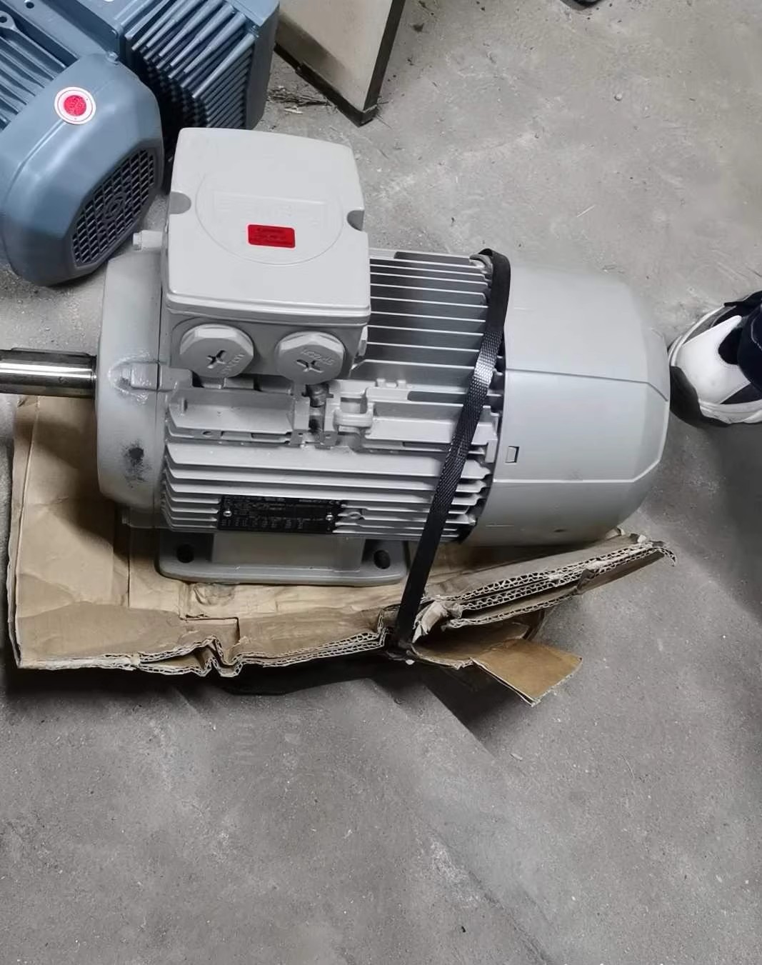 Siemens servo drive 1LE1001-1CB03-4AA4-Z Brand New and Genuine inverter test OK Fast Shipping