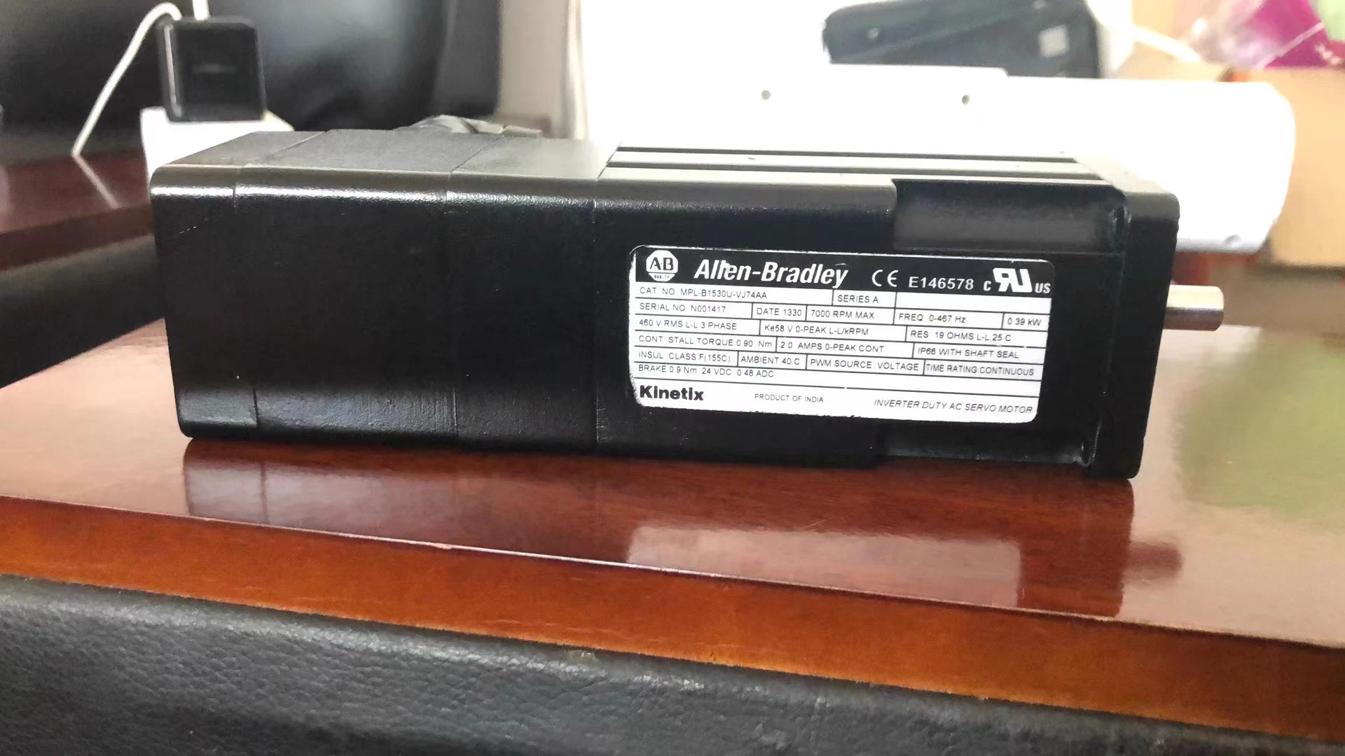 MPL-B1530U-VJ74AA  Allen-Bradley SFrequency Converter Brand New and Genuine inverter test OK Fast Shipping