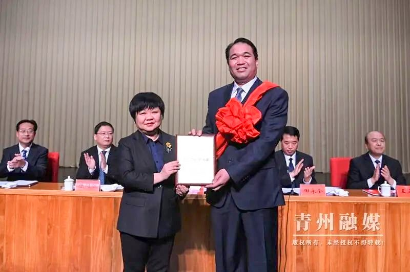 Good News |Yao Zhongxiu, chairman of Useen Group, was awarded the Outstanding Contribution Entrepreneur of Qingzhou City, and Useen Group won the 2021 Outstanding Enterprise for High-Quality Development