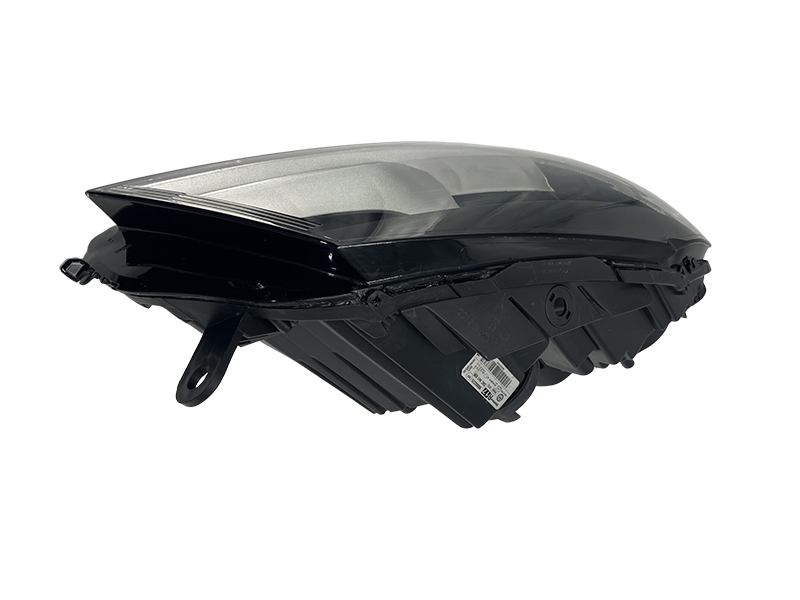 VOLKSWAGEN PASSATB6 2011-2014 R.H.S HEADLIGHT ASSEMBLY