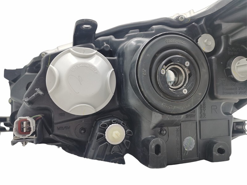 TOYOTA FORTUNER 2 AN160 2016-2020 HALOGEN R.H.S HEADLIGHT ASSEMBLY