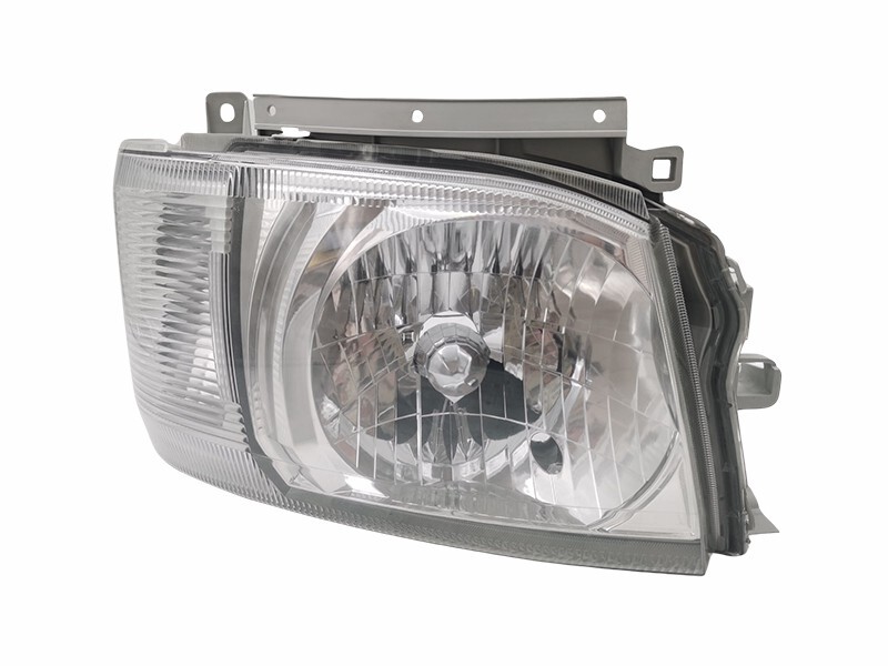 TOYOTA HIACE REGIUS ACE200 SERIES 2005-2014 R.H.S HEADLIGHT ASSEMBLY