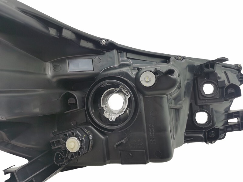 Toyota HILUX REVO 2015-2019 HALOGEN L.H.S HEADLIGHT ASSEMBLY