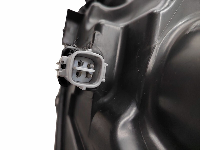 TOYOTA KLUGER 2014-2016 HALOGEN R.H.S HEADLIGHT ASSEMBLY