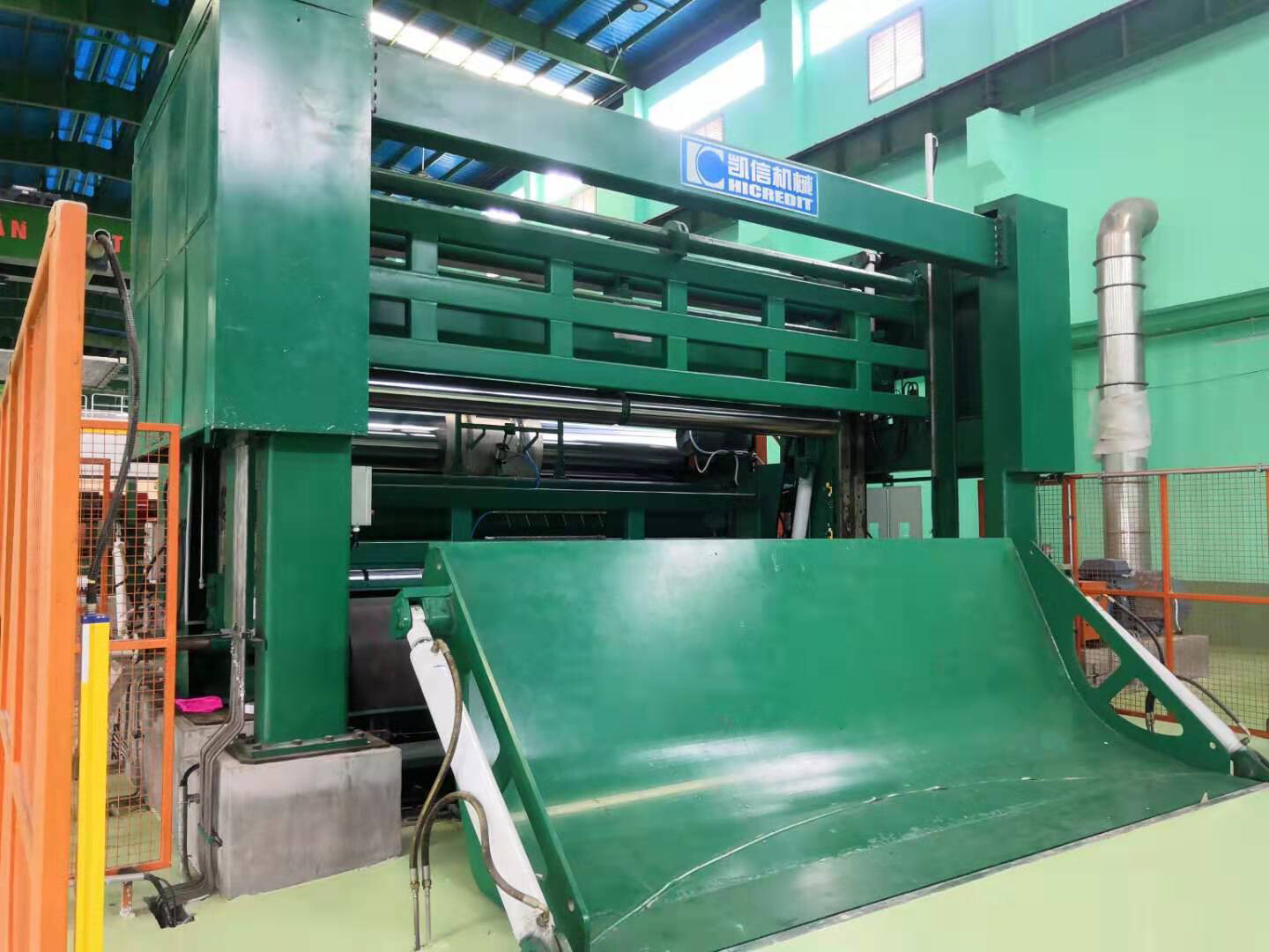 Lee & Man Orders Seven High-speed Rewinders from Hicredit Machinery