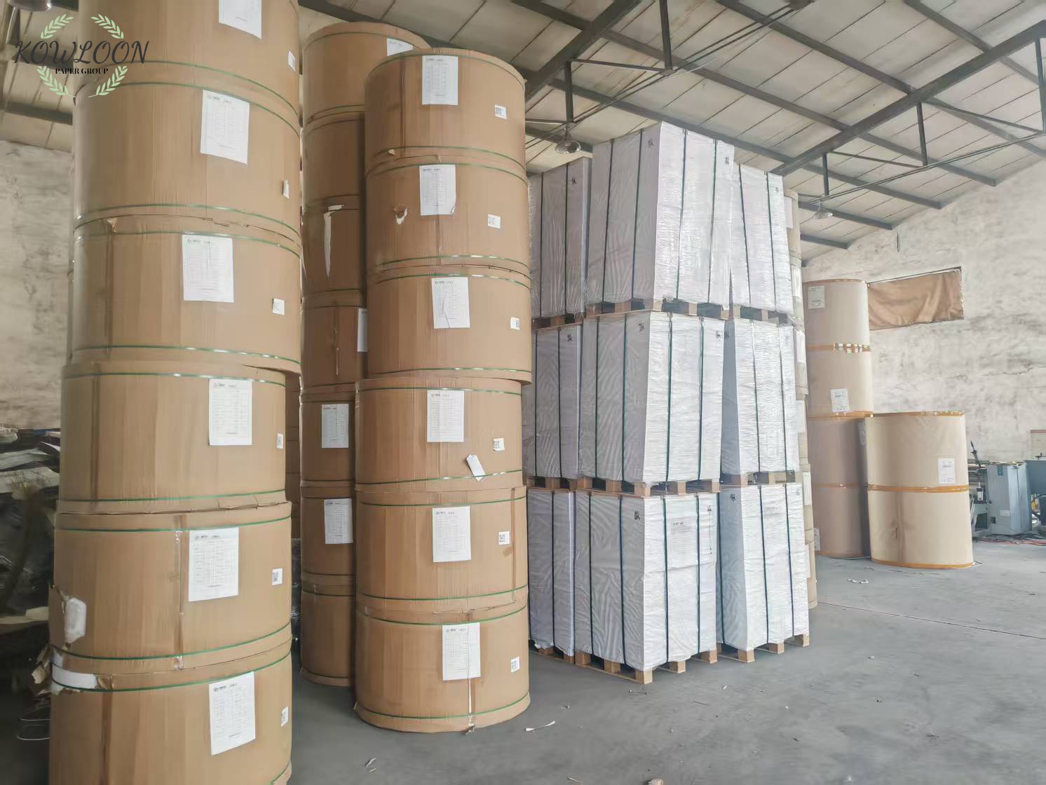 Rigid high-strength double-sided cardboard