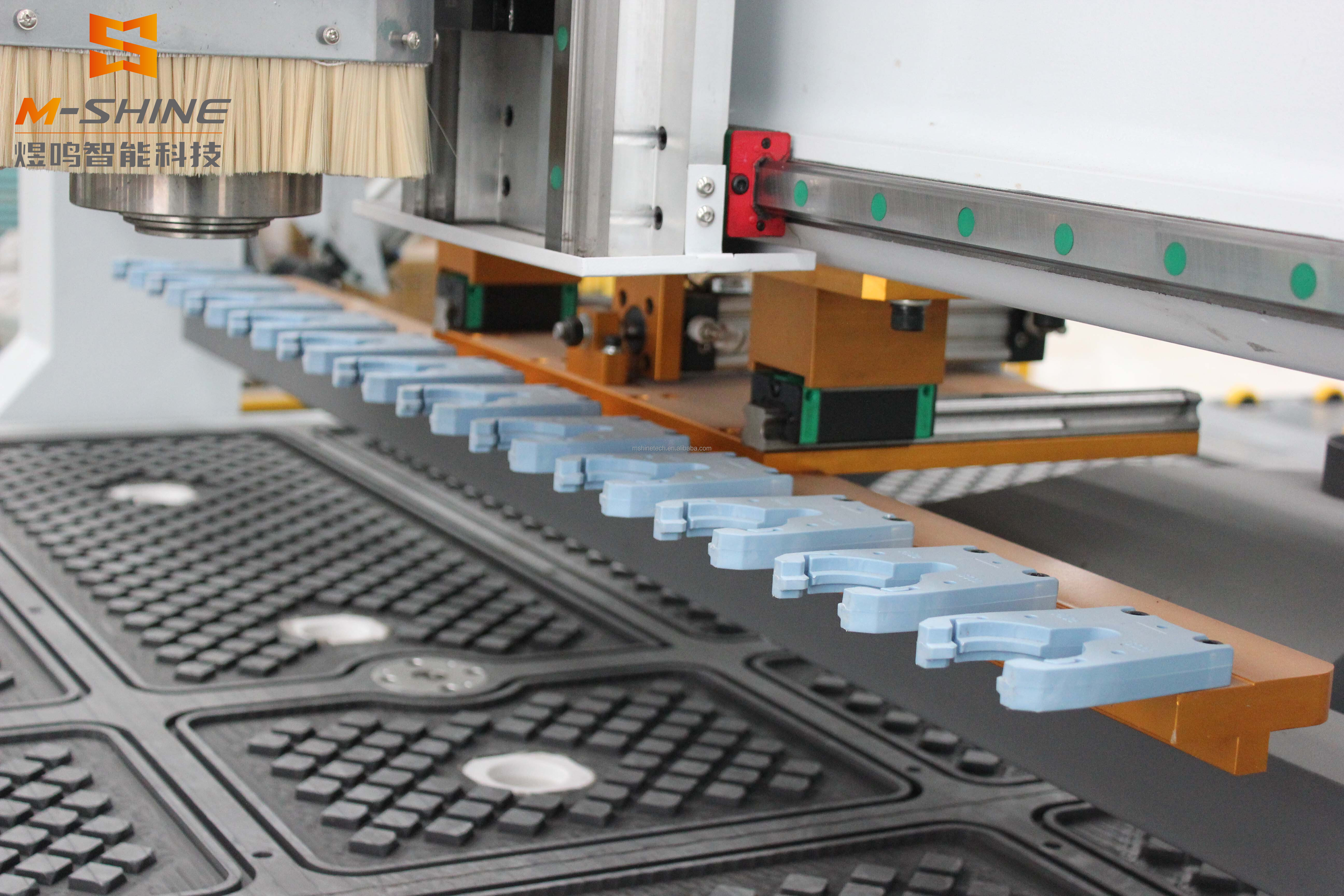 How to calibrate the accuracy of CNC wood carrying machines