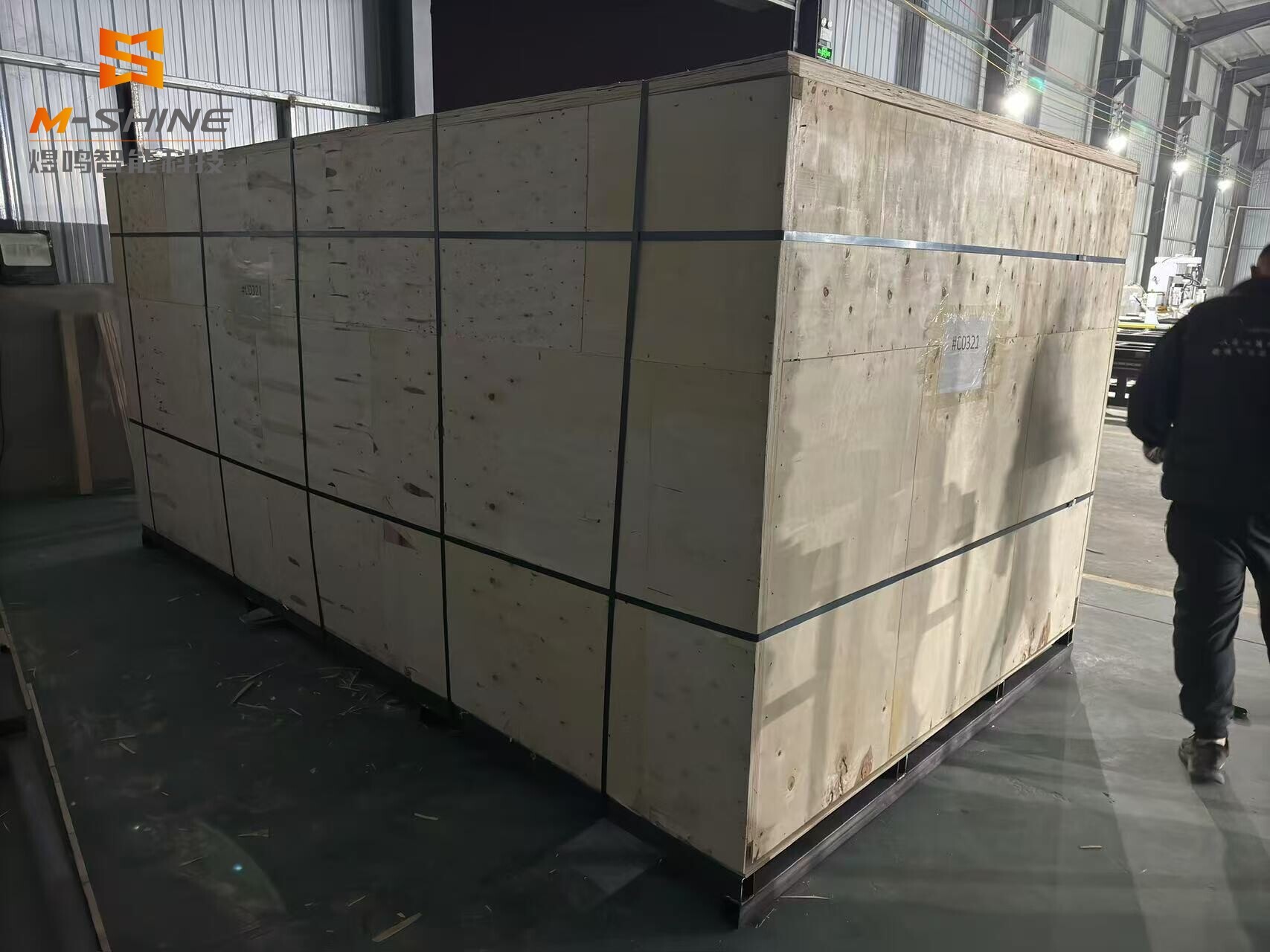 JinanM shine company successfully delivered two woodworking carving machines with sinks