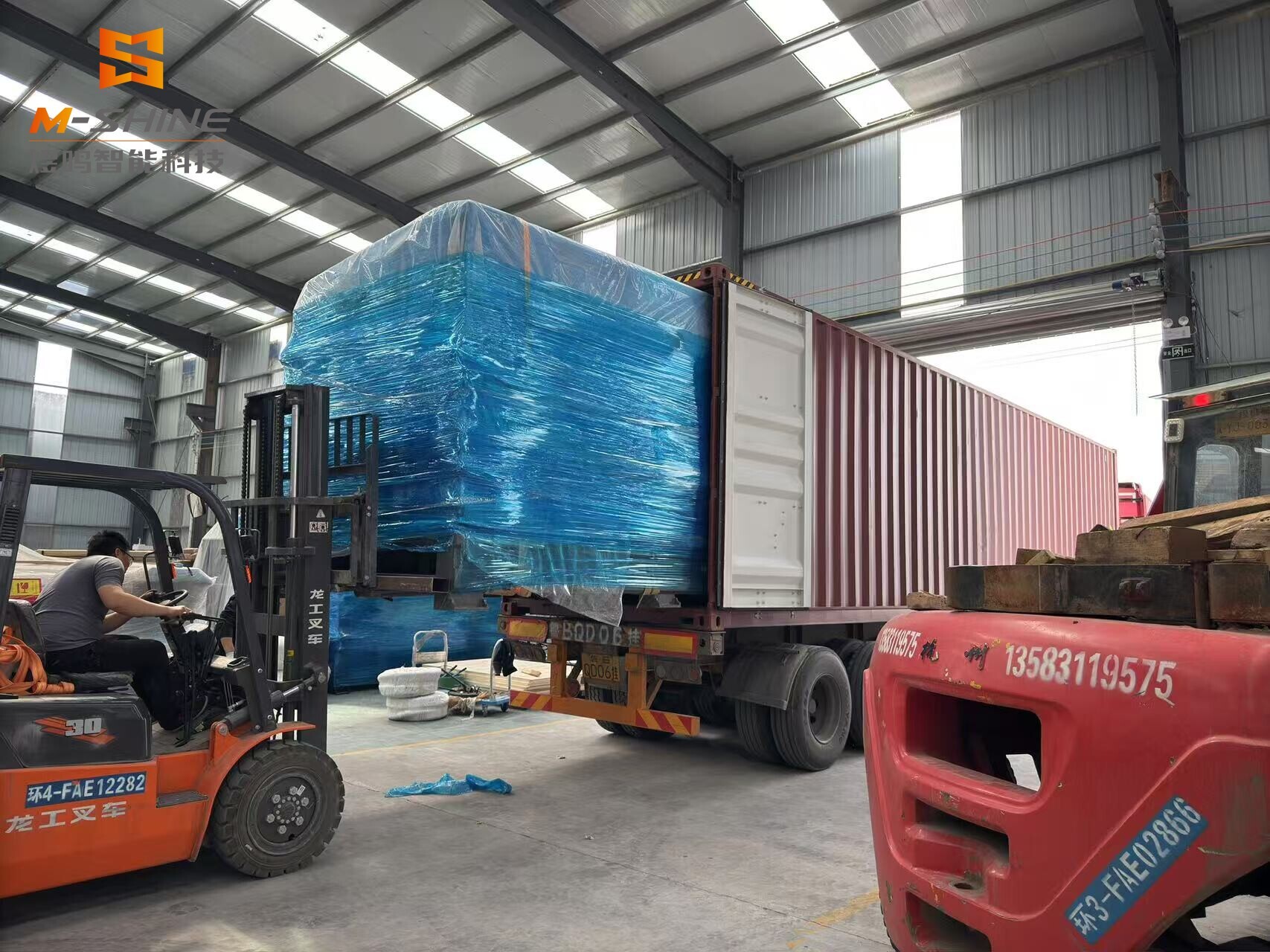 Six 2130 woodworking machines sent to Mexico