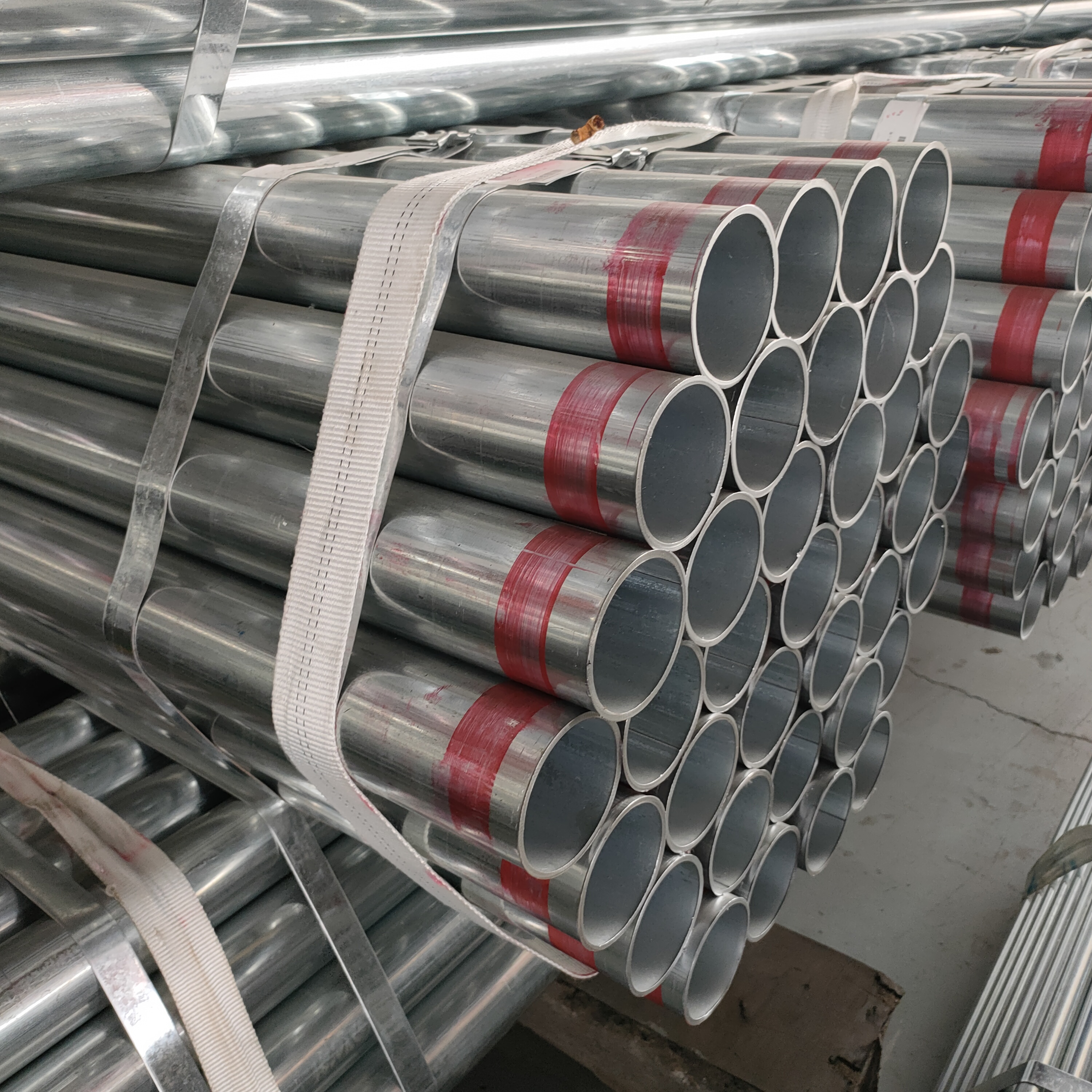 Z100 Galvanized steel pipe/tube