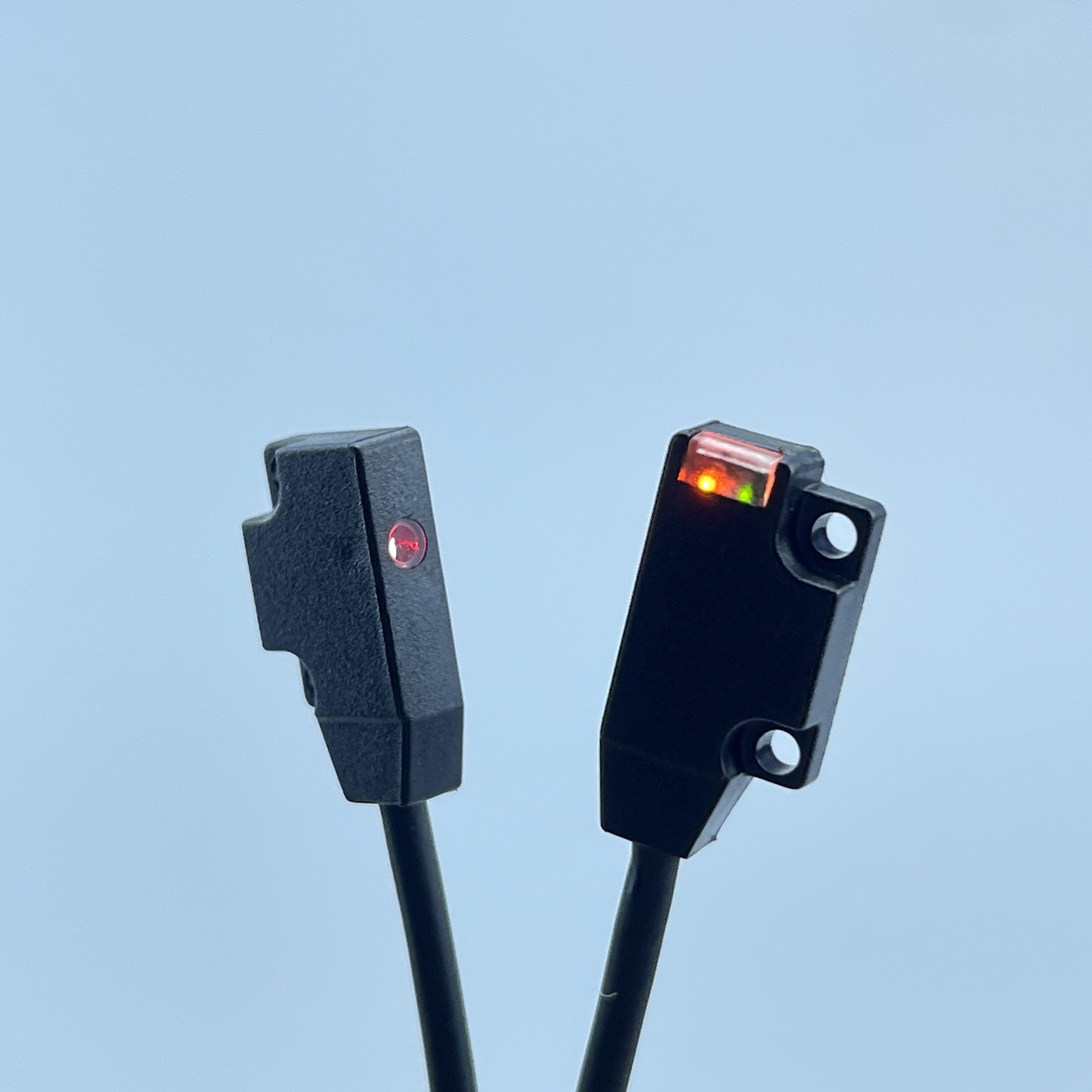 مستشعر ضوئي كهربائي صغير GC2 