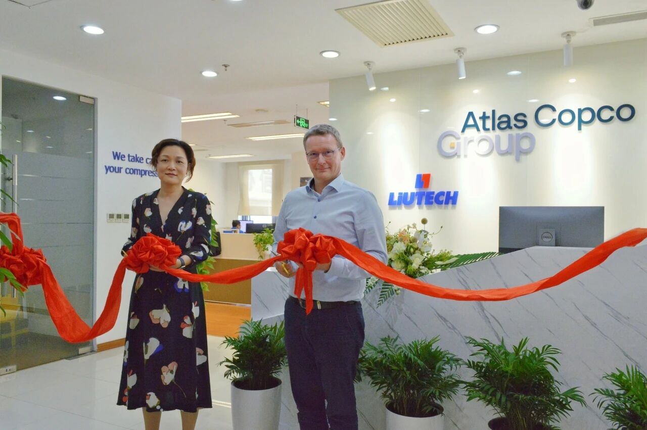 <b>Mr. Joeri Ooms</b> – Divisional President, Atlas Copco Air & Gas Applications, at the ribbon-cutting ceremony for LIUTECH’s Shanghai branch.