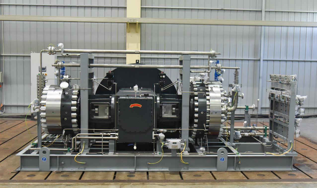 22MPa hydrogen filling compressor</br>low vibration, high reliability, guaranteed membrane service life, no negative </br>flow tolerance, oil station built-in, energy efficient, reliable lubrication</br><b>Compressor Model: GD4</b>