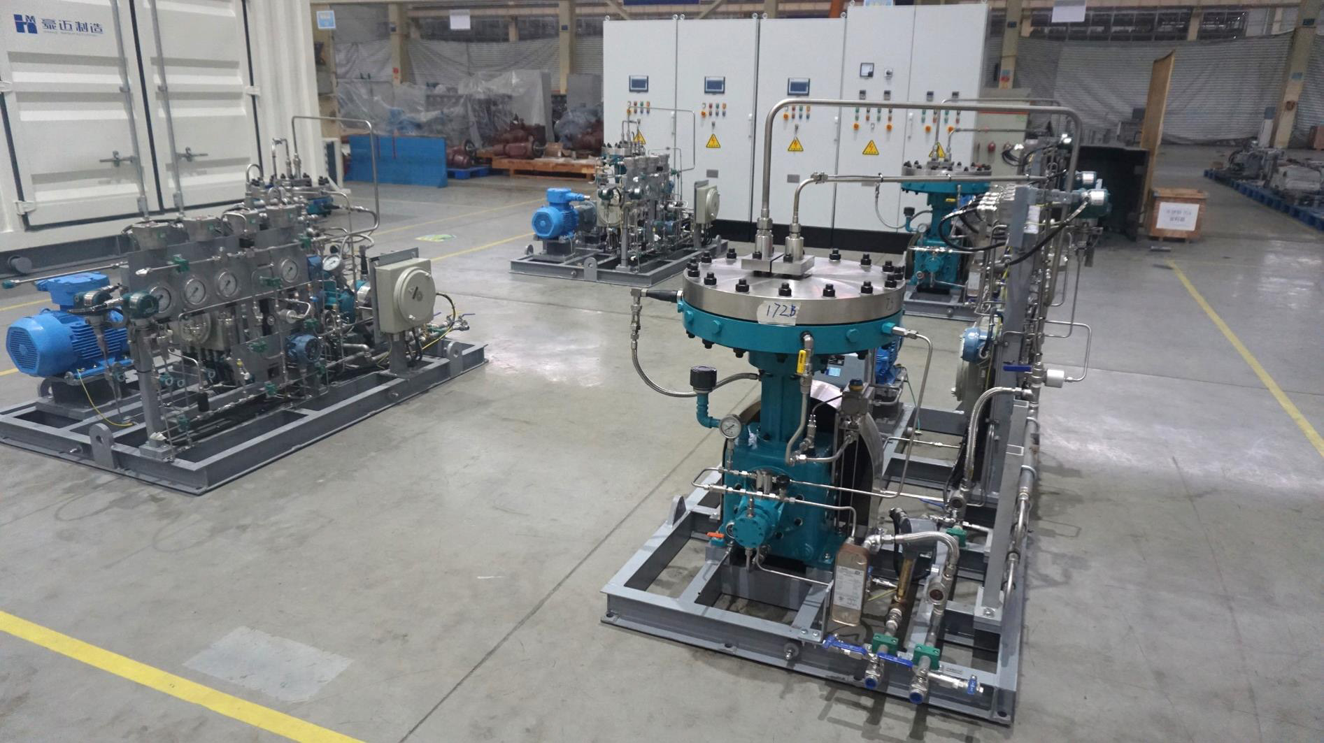 Electronic special gas project, the first application in domestic for 2.5MPa ultra-high pressure high-purity fluorine gas compressor; EP piping, low leakage valves, membrane head metal gasket sealing, ultra-low leakage rate.