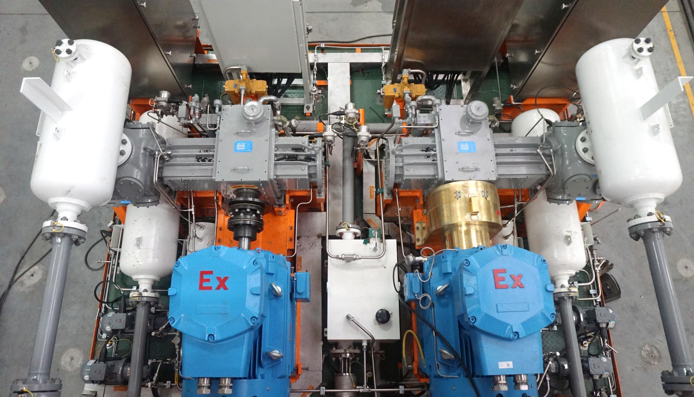 One skid with two compressors for LPG recovery and pipeline purging salt spray environment, compact structure, flexible in gas volume regulation</br><b>Compressor Model:CHA2</b>
