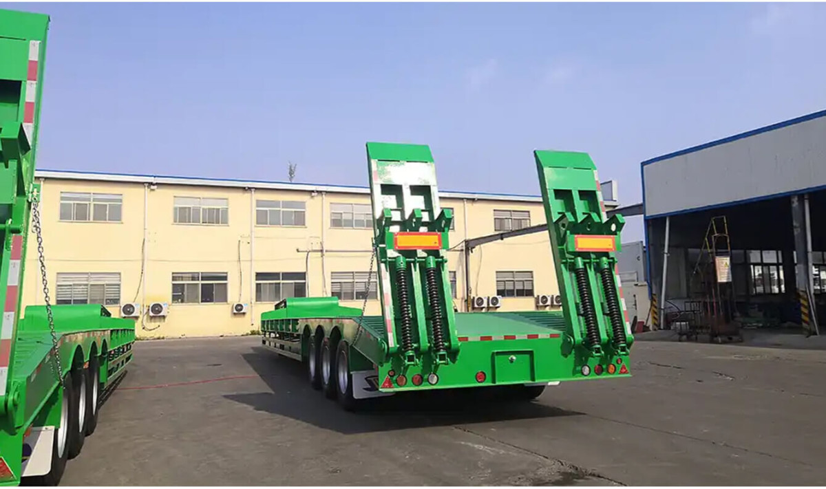 new brand of lowbed trailer (2).jpg