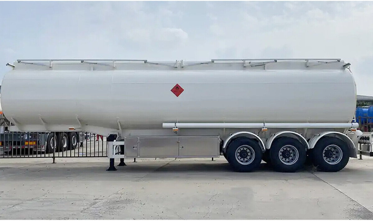 carbon steel fuel tank semi trailer (2).jpg carbon steel fuel tank semi trailer (2).jpg