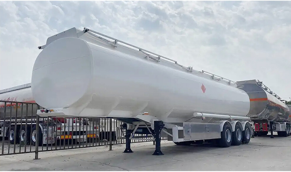 fuel tanker (2).jpg fuel tanker (2).jpg