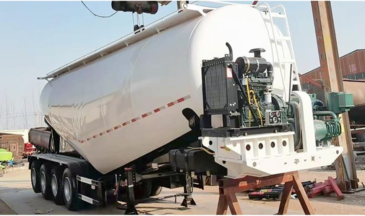 4 axle bulk cement tank semi trailer (2).jpg 4 axle bulk cement tank semi trailer (2).jpg