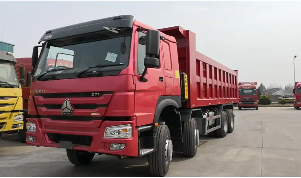 sinotruk tipper 12wheels 25m3 (2).jpg sinotruk tipper 12wheels 25m3 (2).jpg