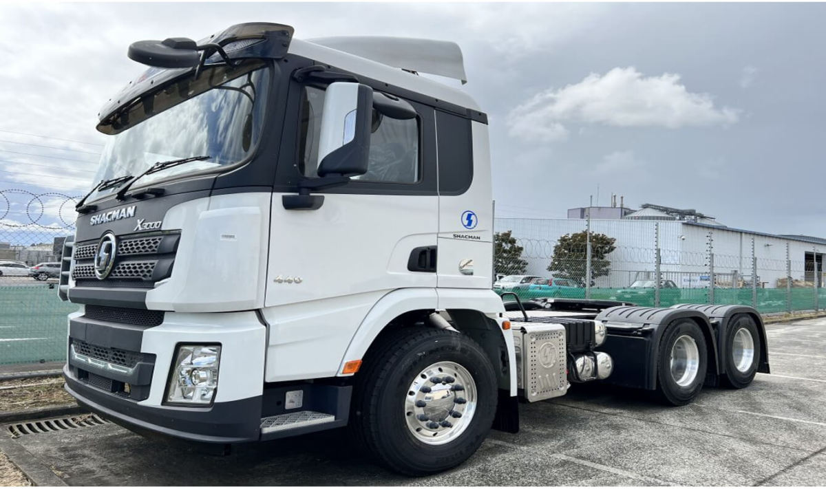 shacman x3000 6x4 tractor truck horse (2).jpg shacman x3000 6x4 tractor truck horse (2).jpg