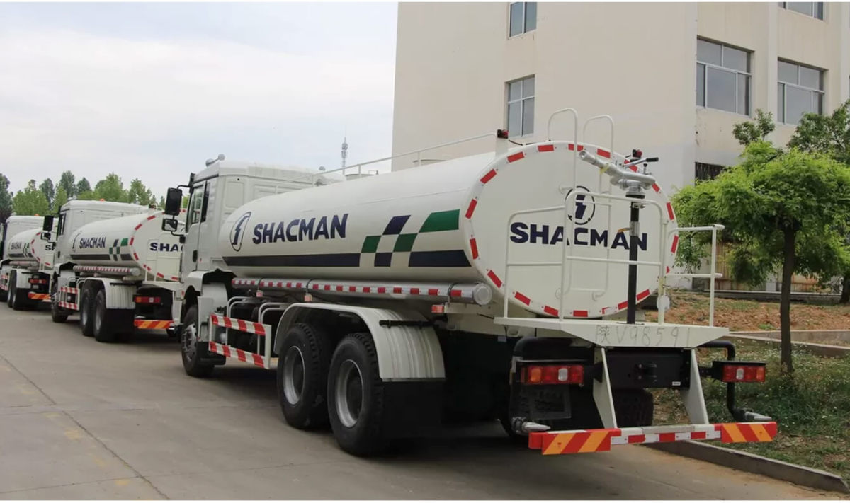 shacman f3000 water tank truck (2).jpg shacman f3000 water tank truck (2).jpg
