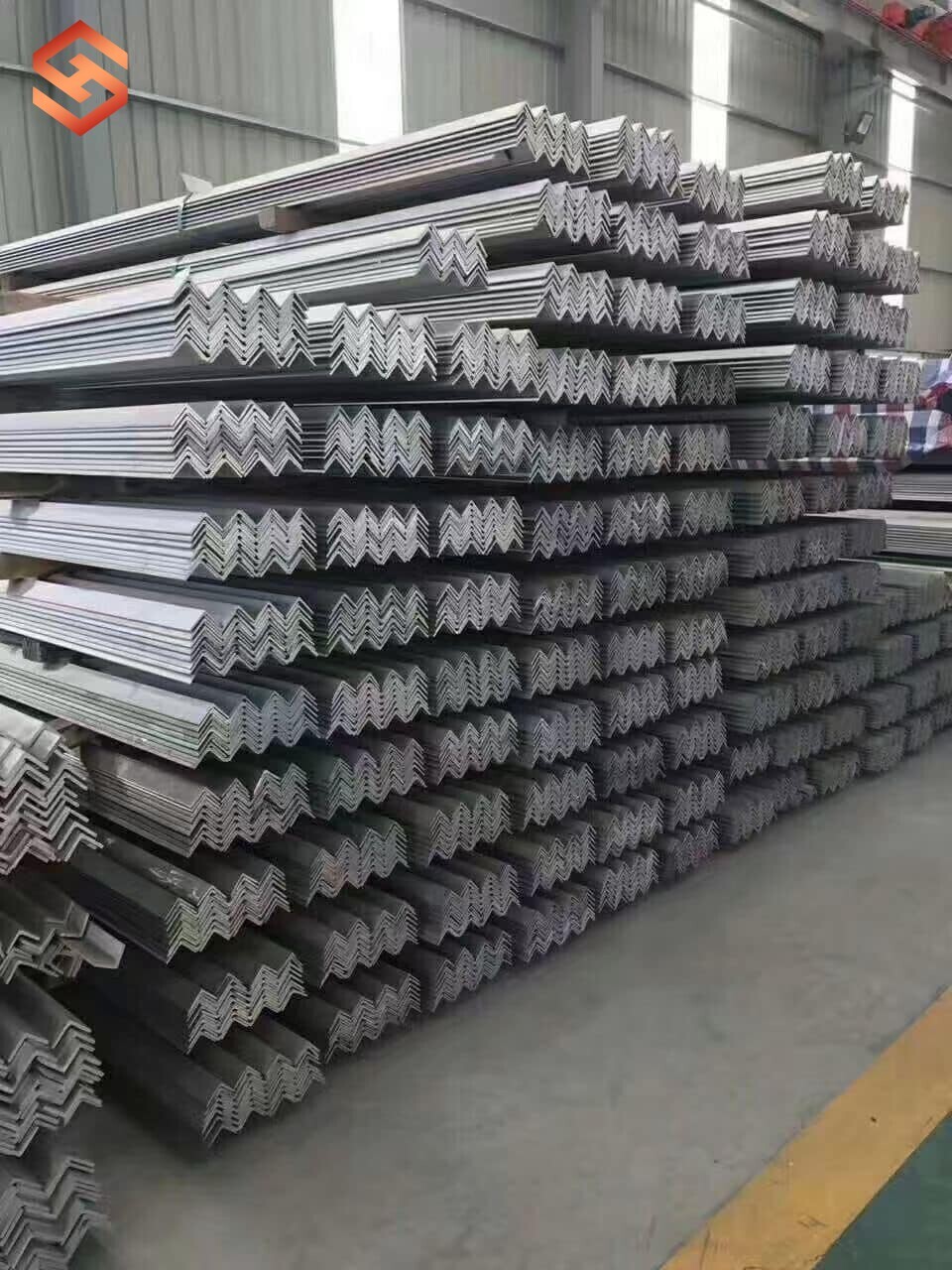 Q235 Galvanized steel angle