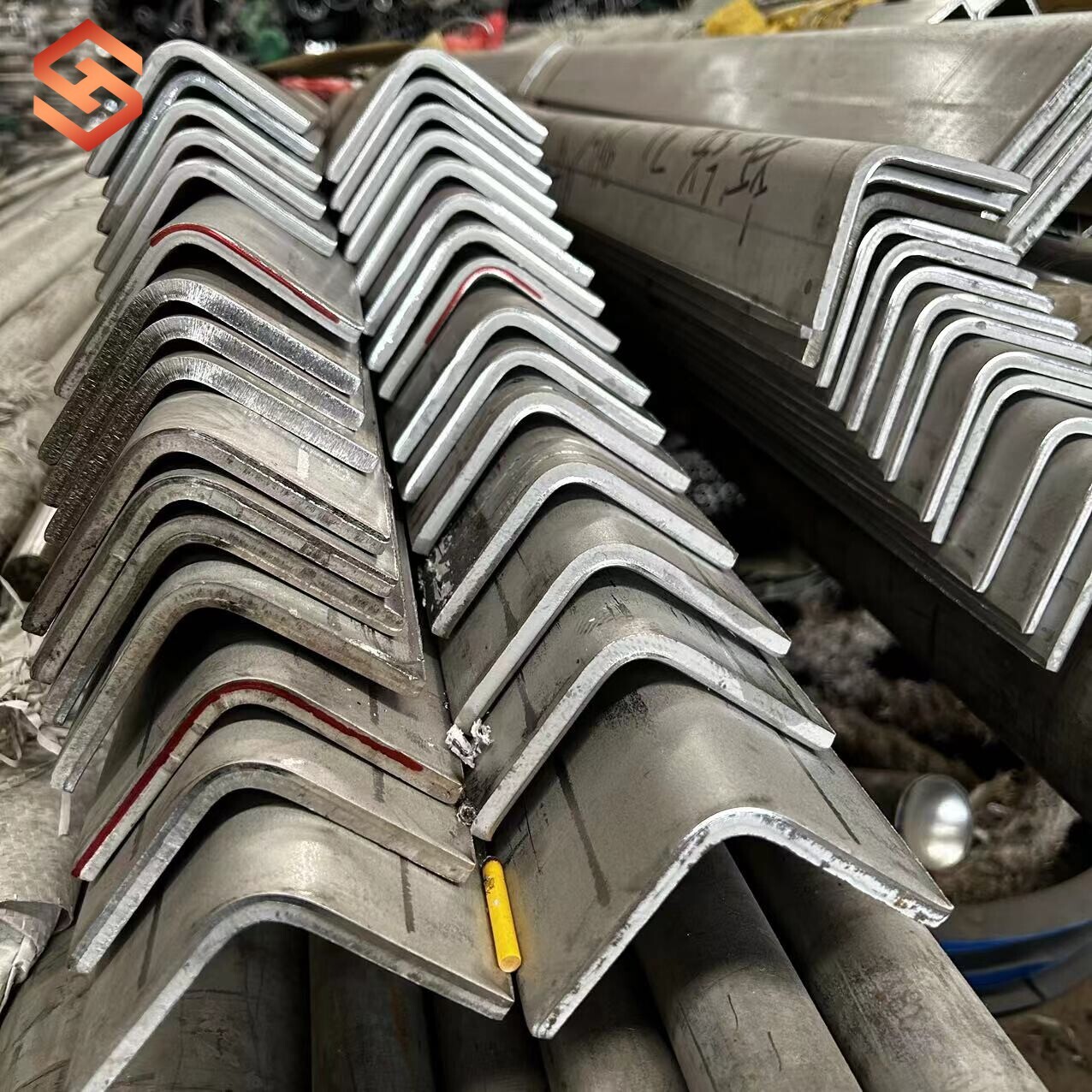 Q355 Q355B Galvanized steel angle Q355 Q355B Galvanized steel angle