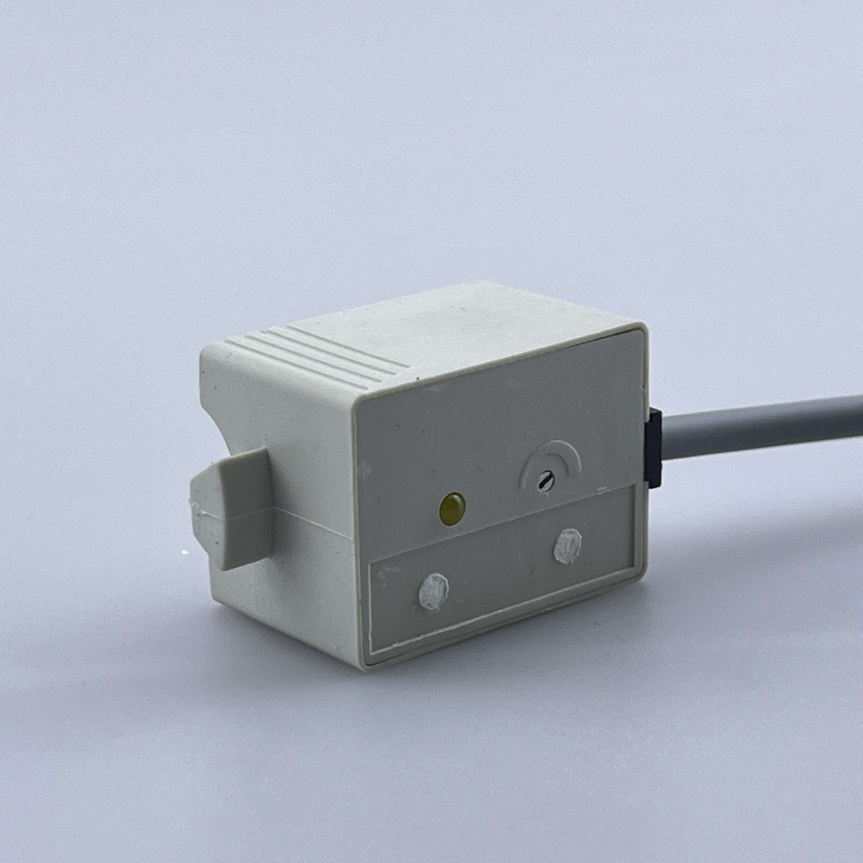  Sensor de nivel de líquido de tubería CY24