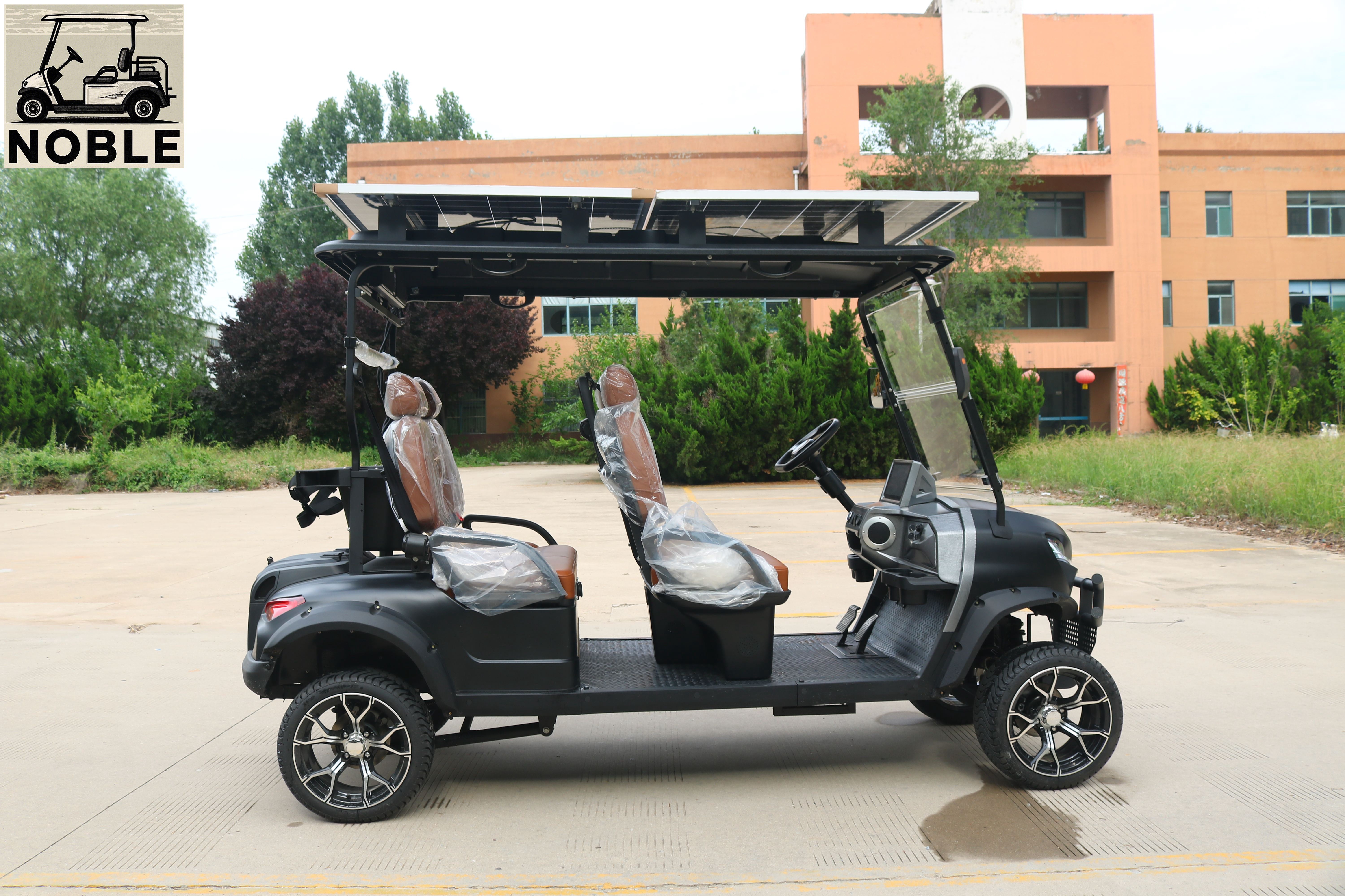 Voiturette de golf 4 places avec panneau solaire NOBLE X660GA4