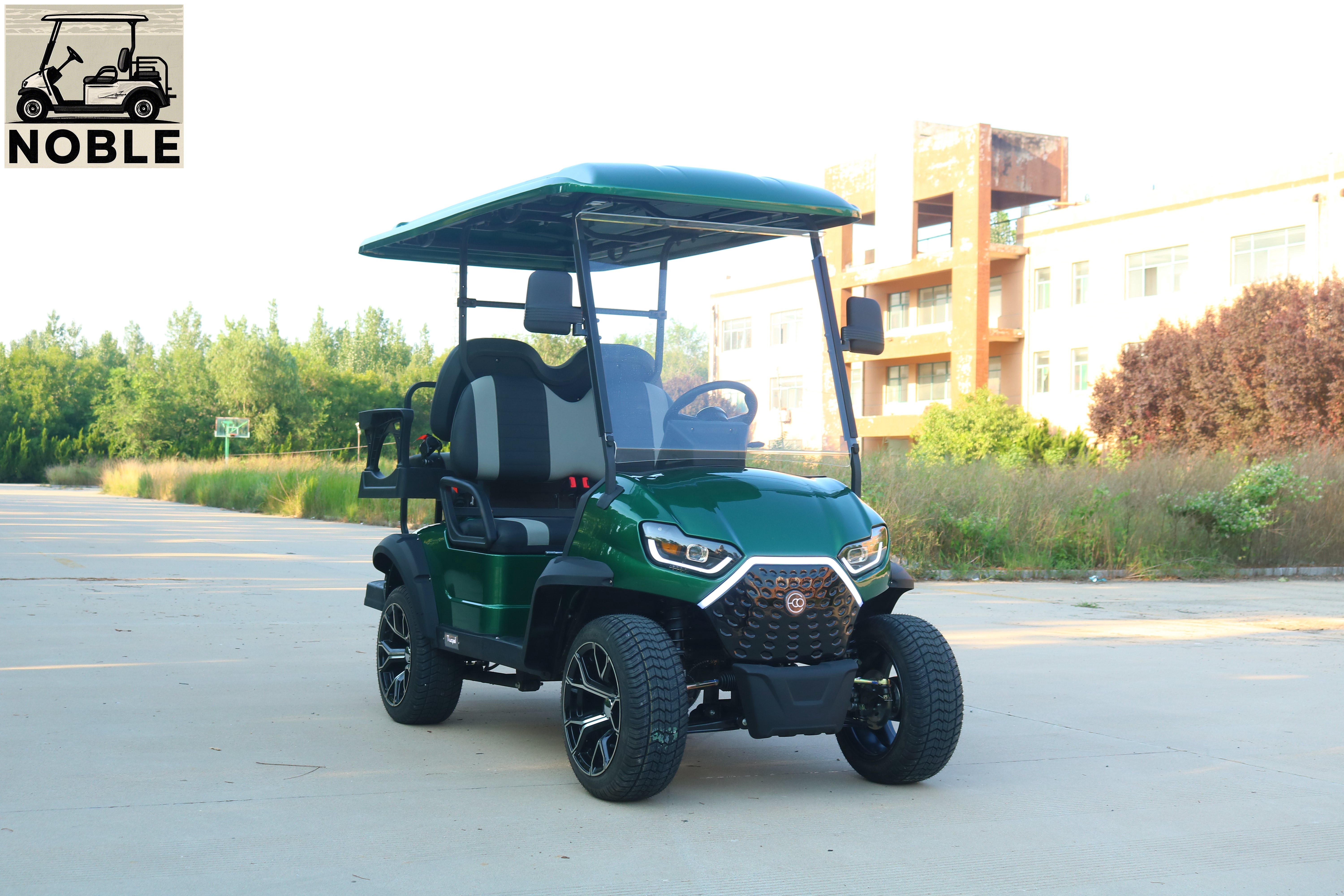 Voiturette de golf électrique NOBLE W660G4 à 4 places