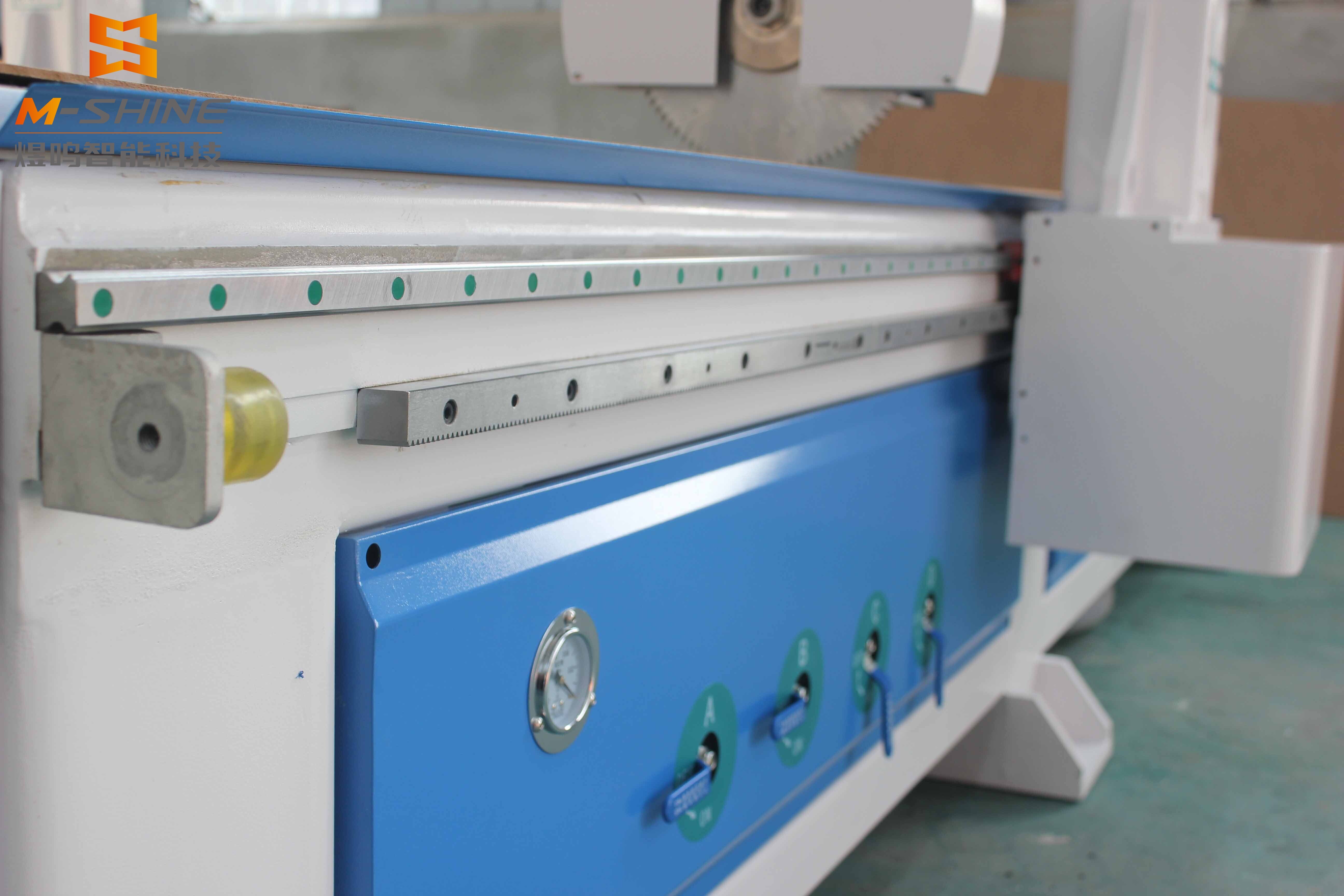 1325 máquina de grabado con hoja de sierra