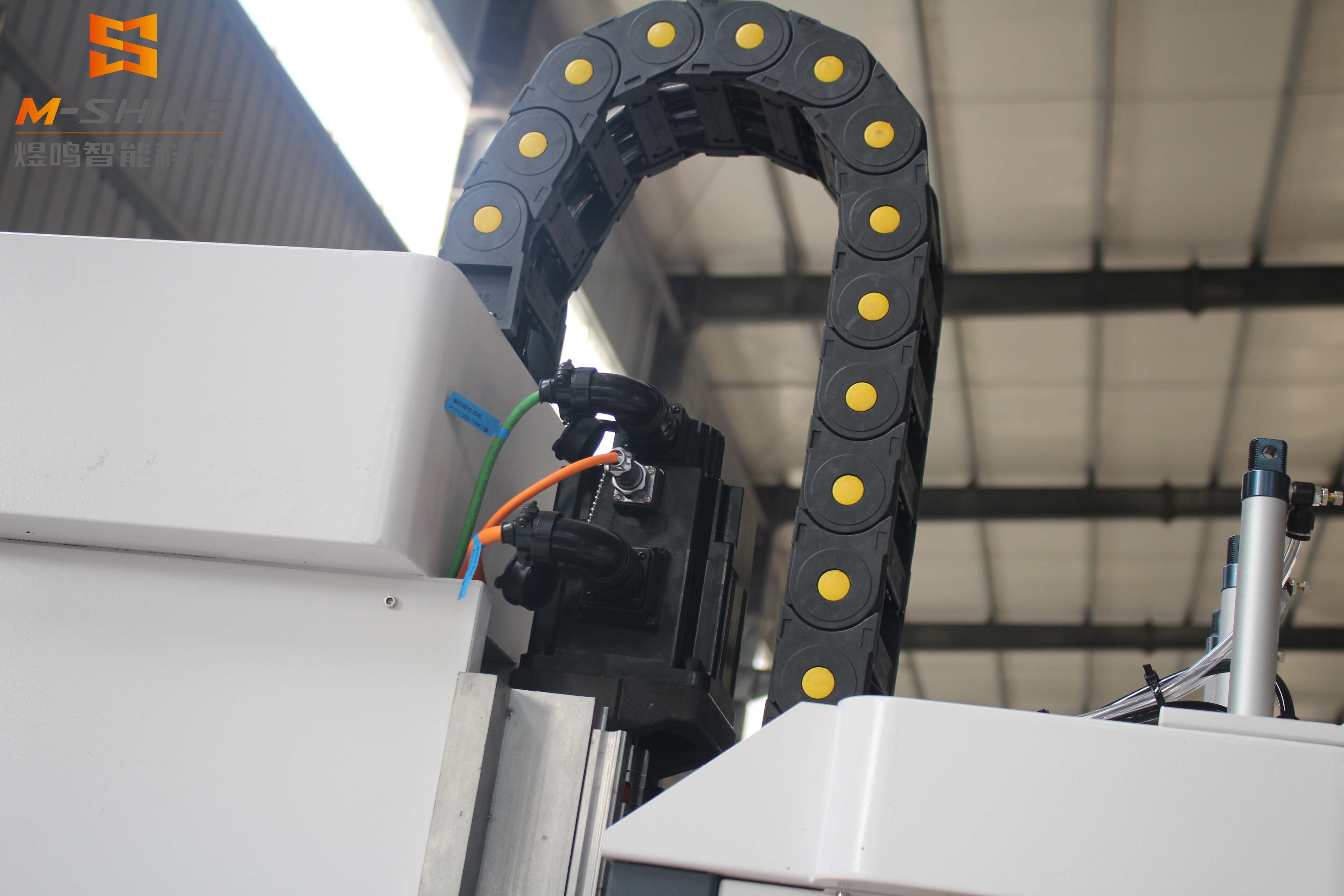 R6  Straight-line CNC Woodworking Machine