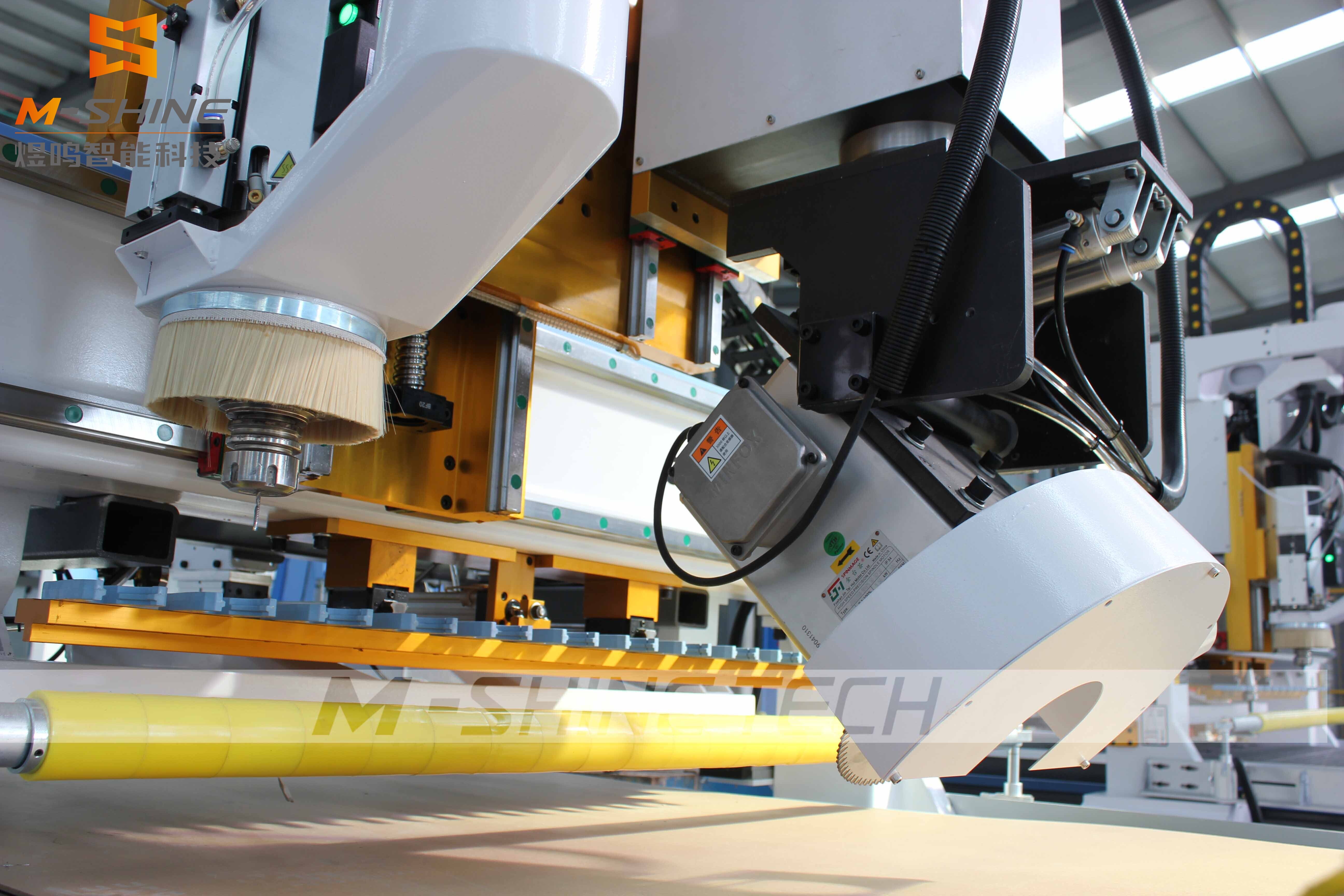 Comprender correctamente las características y aplicaciones de la combinación multifuncional del husillo de alta potencia de una sola cabeza de la máquina CNC para madera ATC