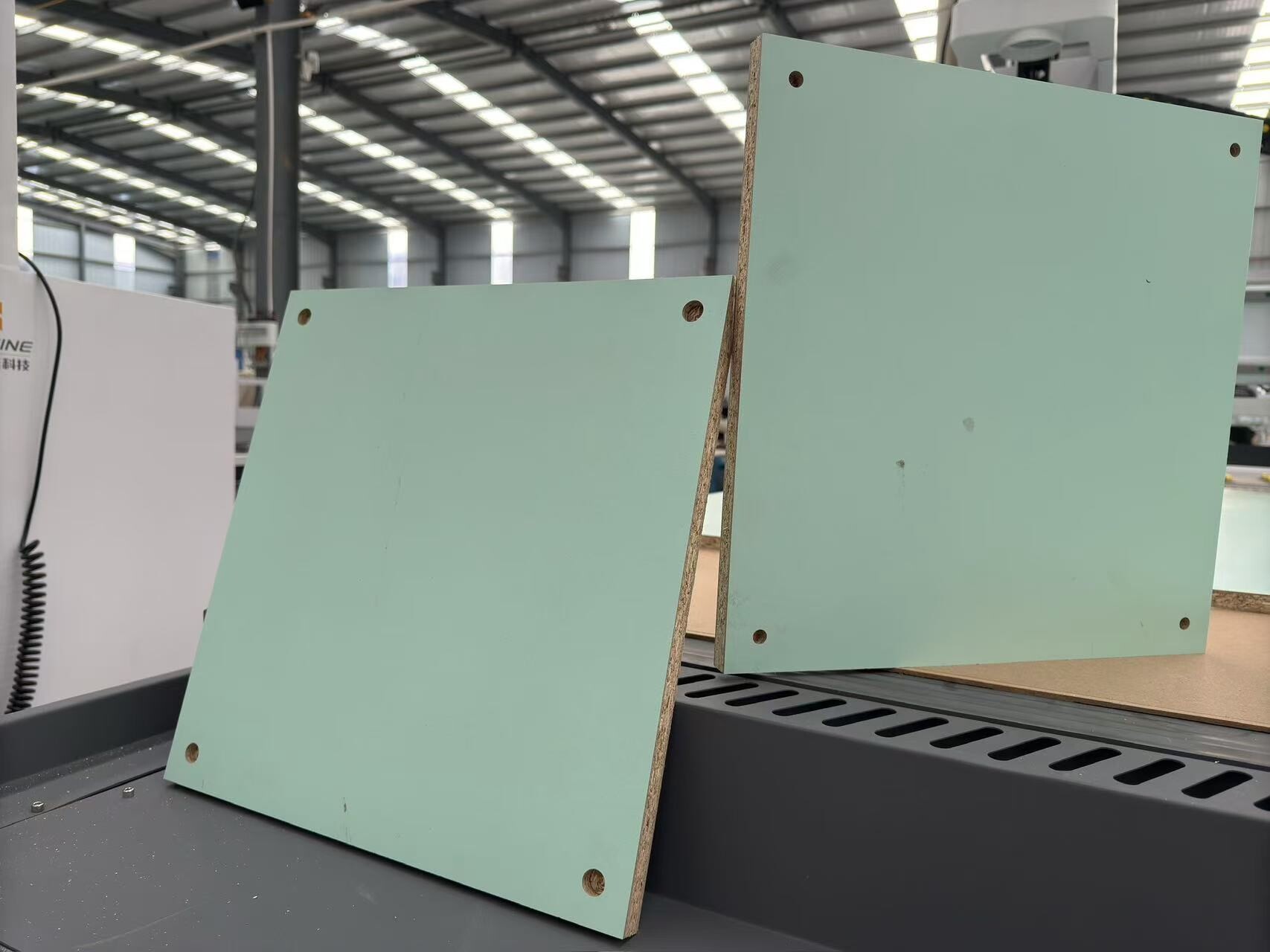 Selecionar razoavelmente as ferramentas de corte e definir a velocidade de corte da máquina de gravação em madeira cnc