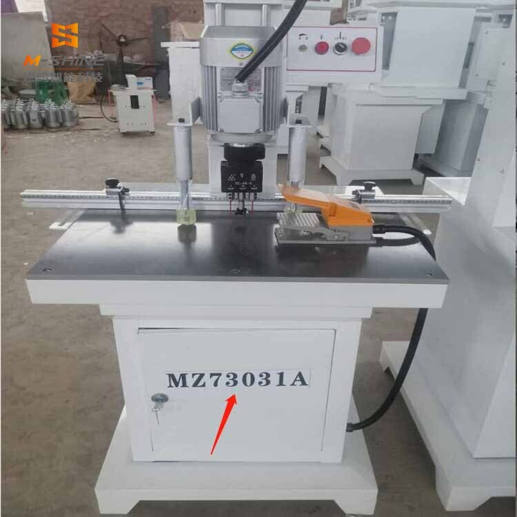 Máquina de dobradiça multifuncional CNC