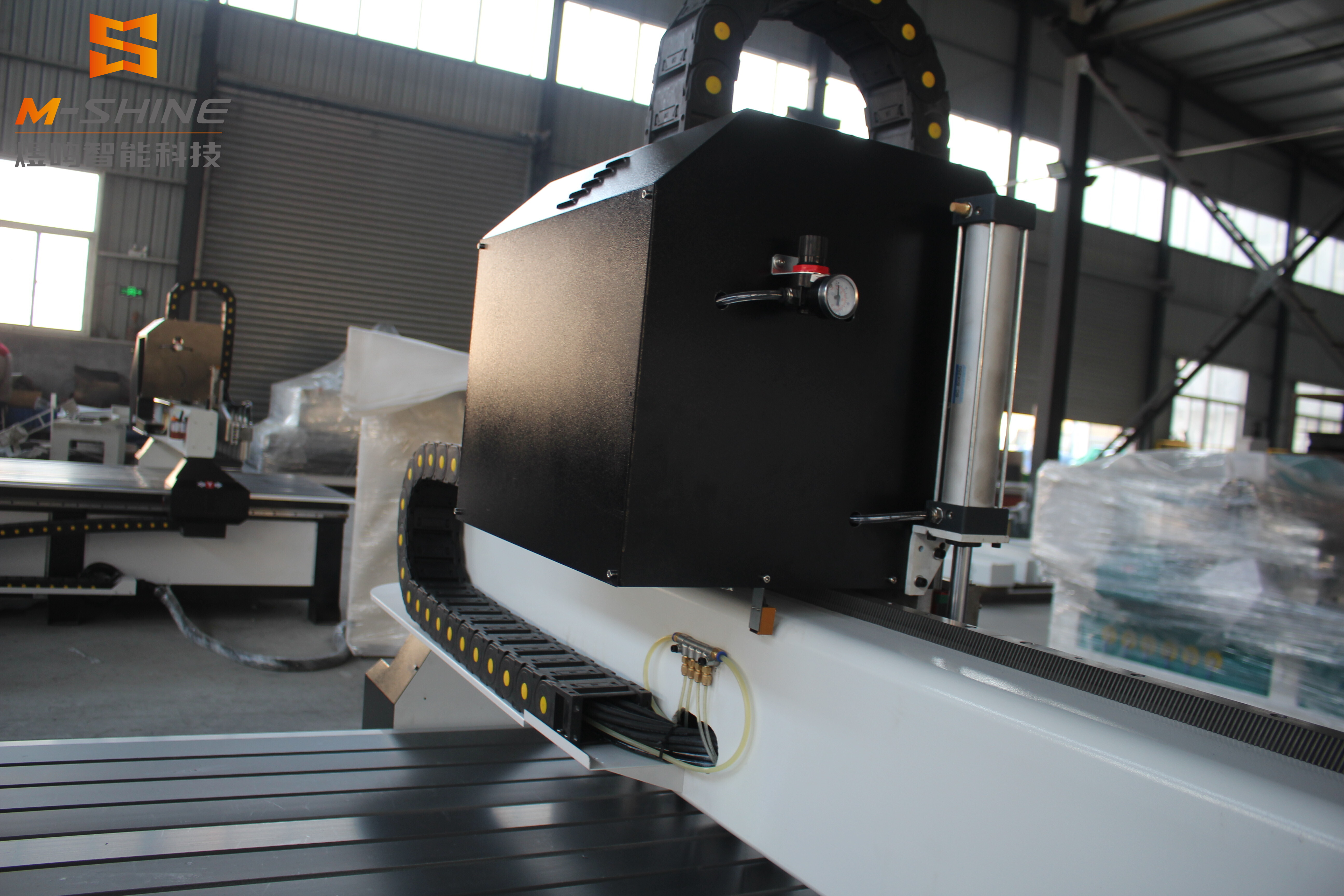 Máquina independente de gravação em madeira com várias cabeças