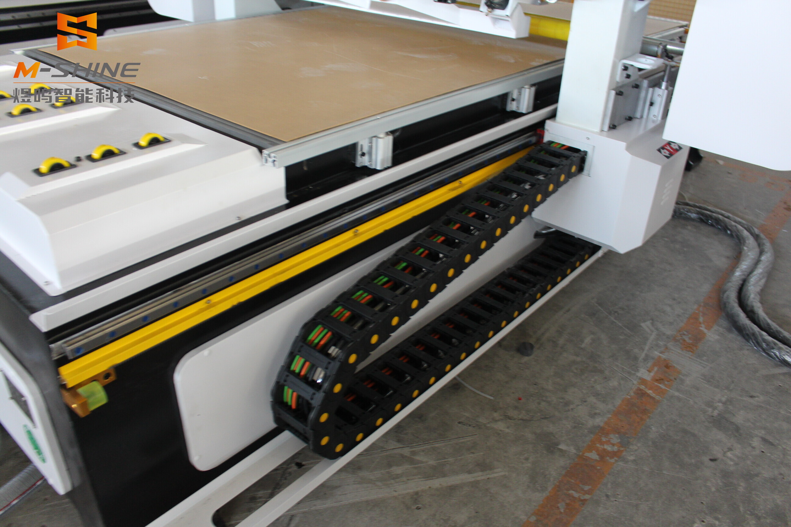 Router CNC 1325 ATC com tampa