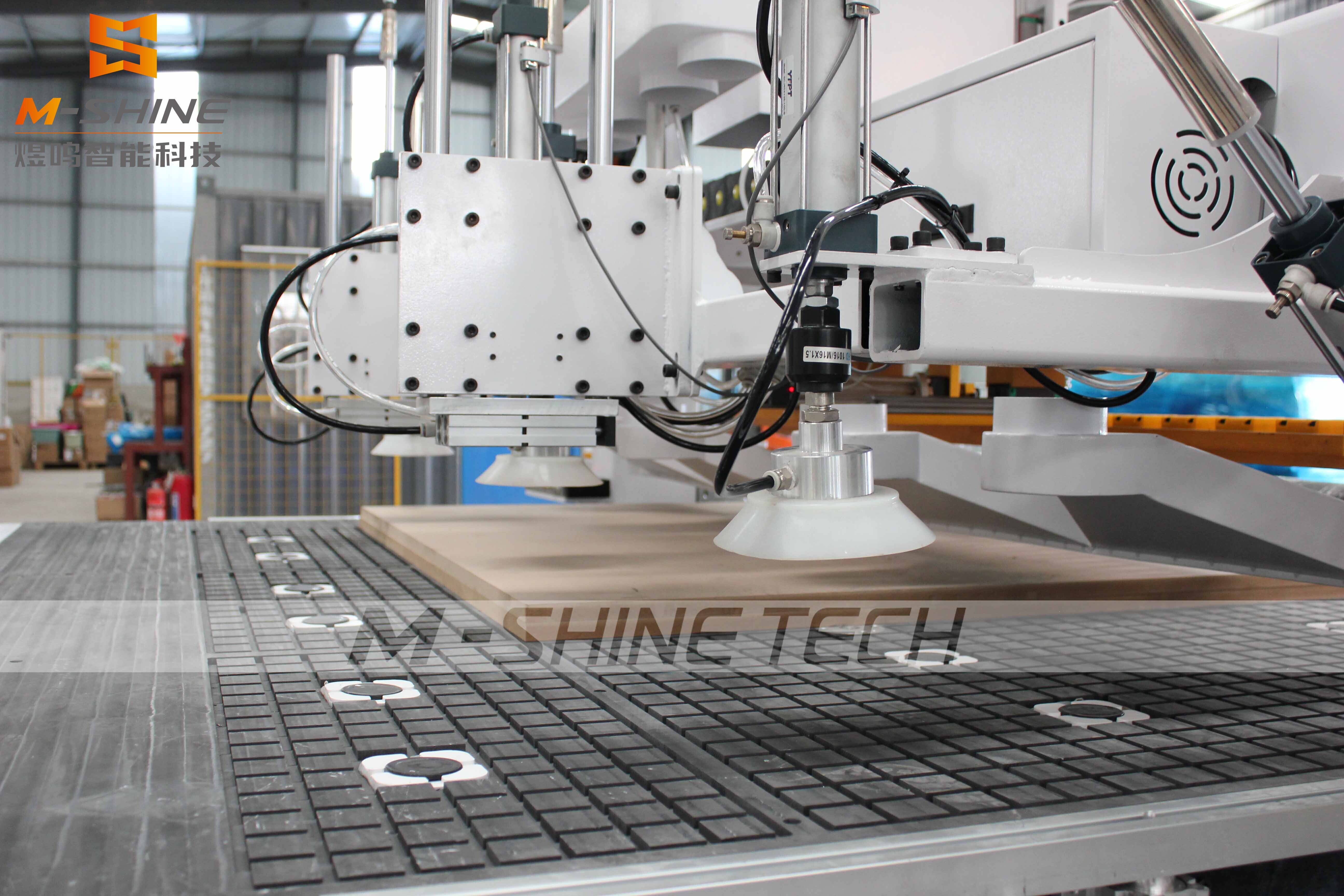 No campo da automação mecânica CNC para marcenaria, a importância da plataforma de carga/descarga e do sistema de manuseio de materiais