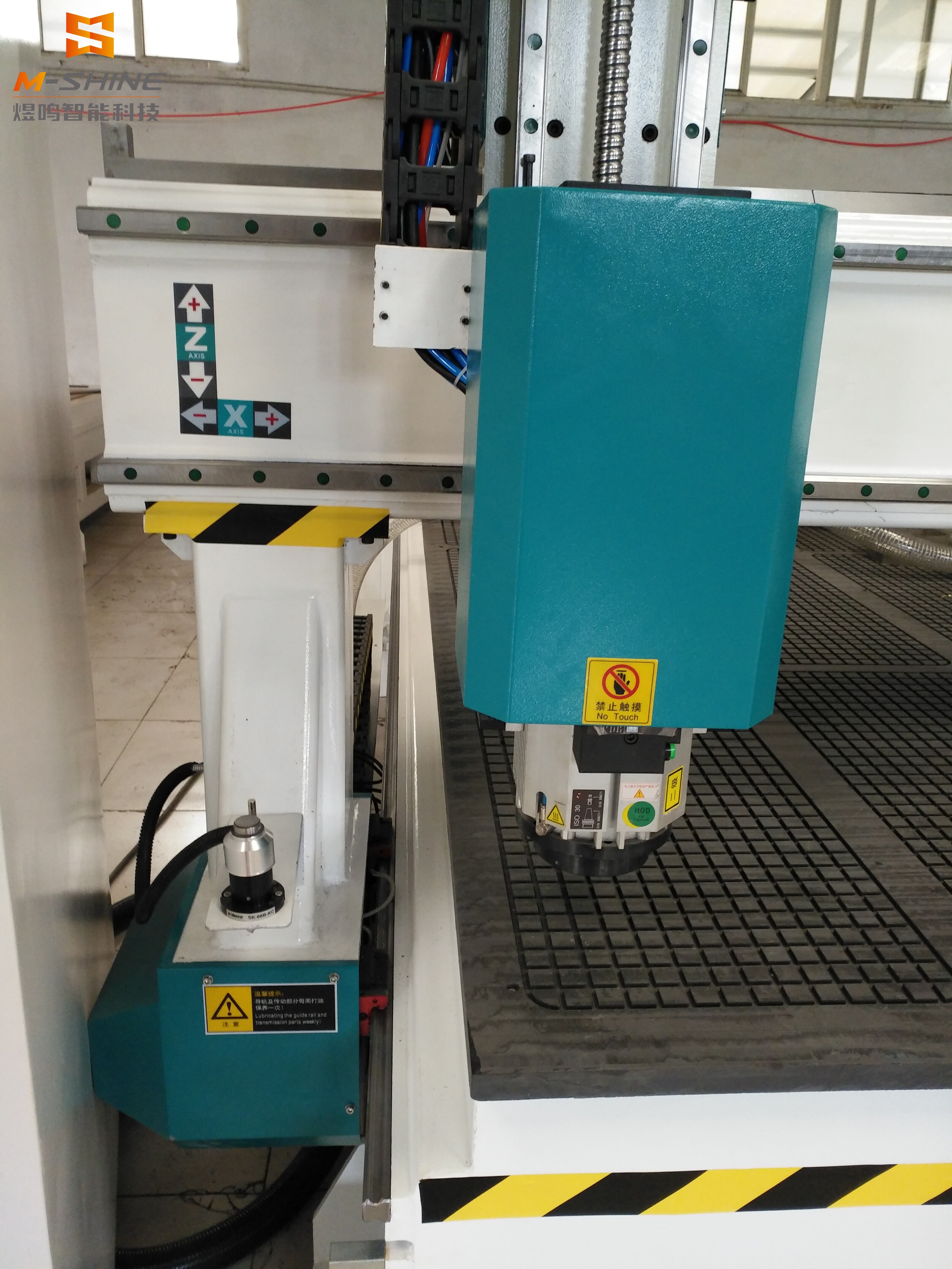 Disc tool changing machining center 1325