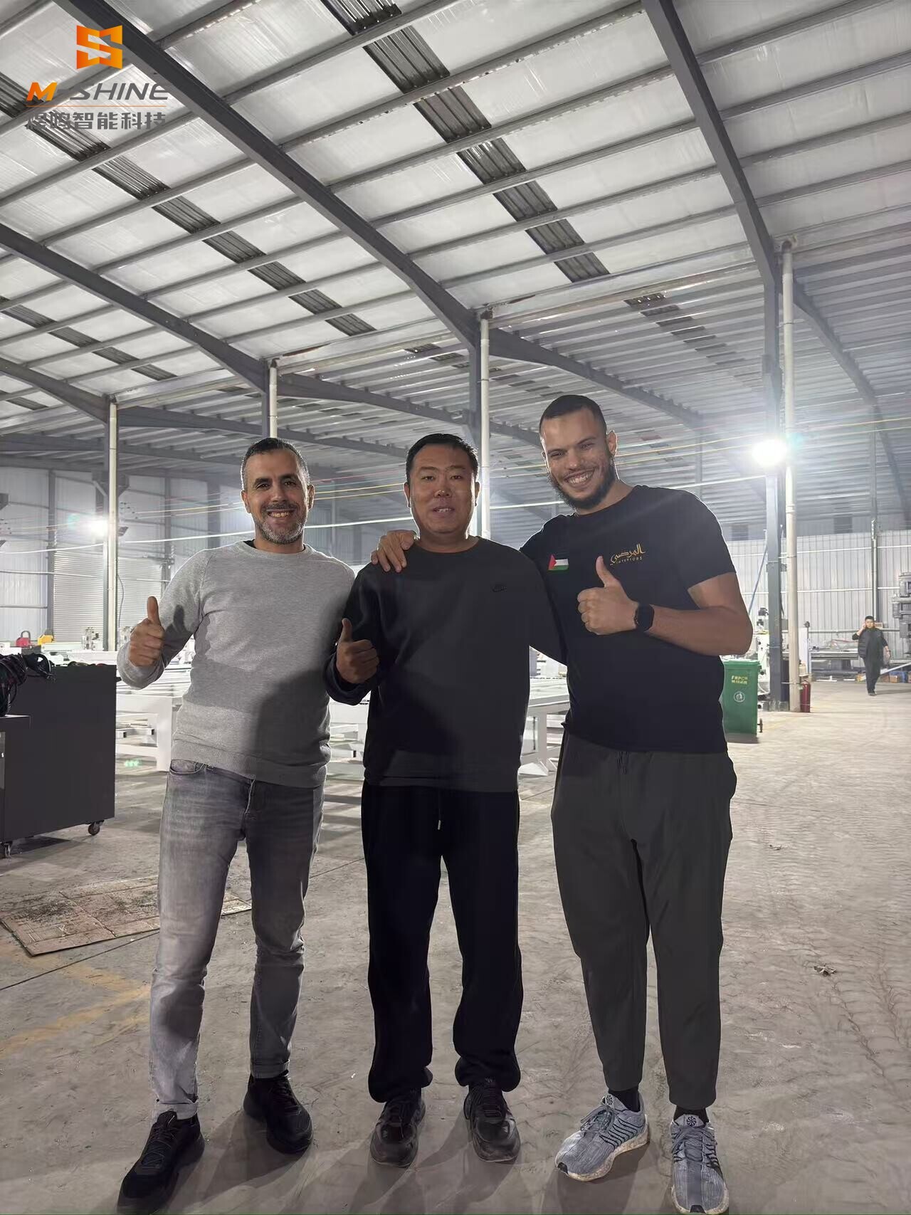 意大利ATC数控木工雕刻机采购商赴济南铭鑫实地考察并洽谈合作