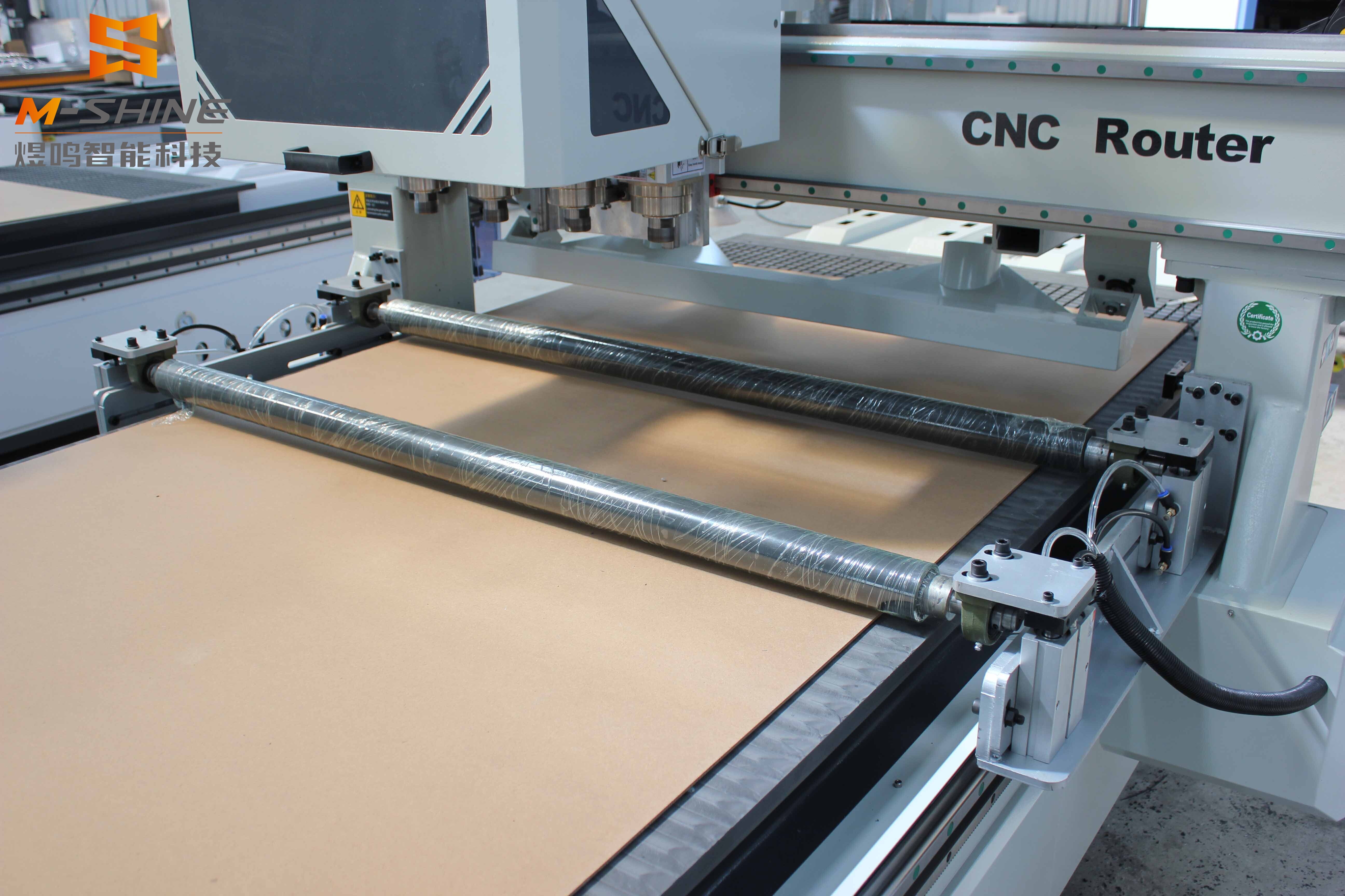 新型 1328 四工序带盖切割机 济南米示