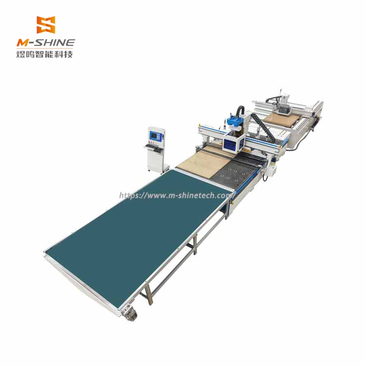 آلة CNC للتعشيش للأثاث اللوحي Heavy‑Duty M-shine 2137 ذات 5 محاور، مع التحميل والتفريغ التلقائي ووضع الملصقات تلقائيًا، ونظام تحكم Syntec