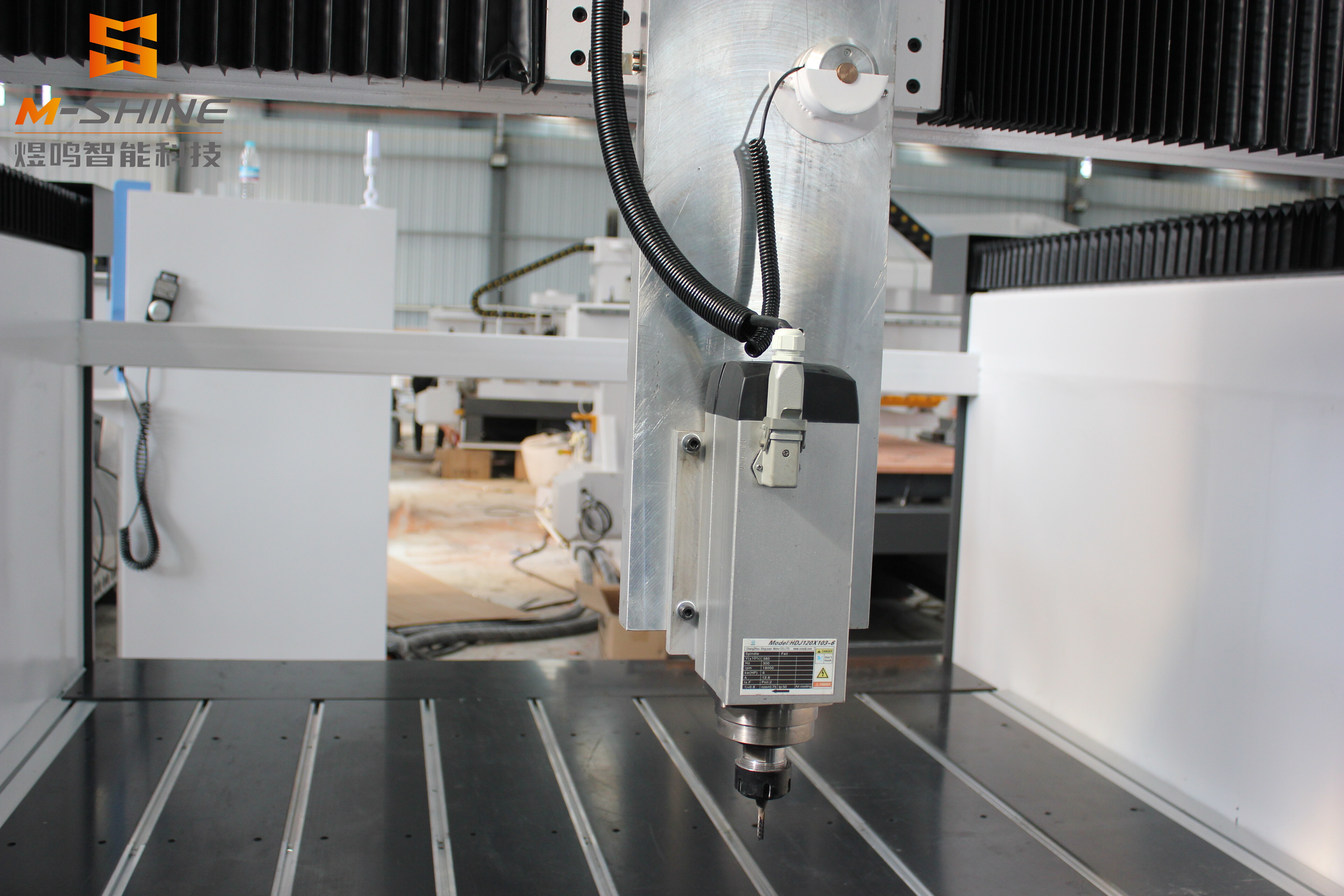 Avantages et caractéristiques de la machine à sculpter le bois en mousse à 5 axes