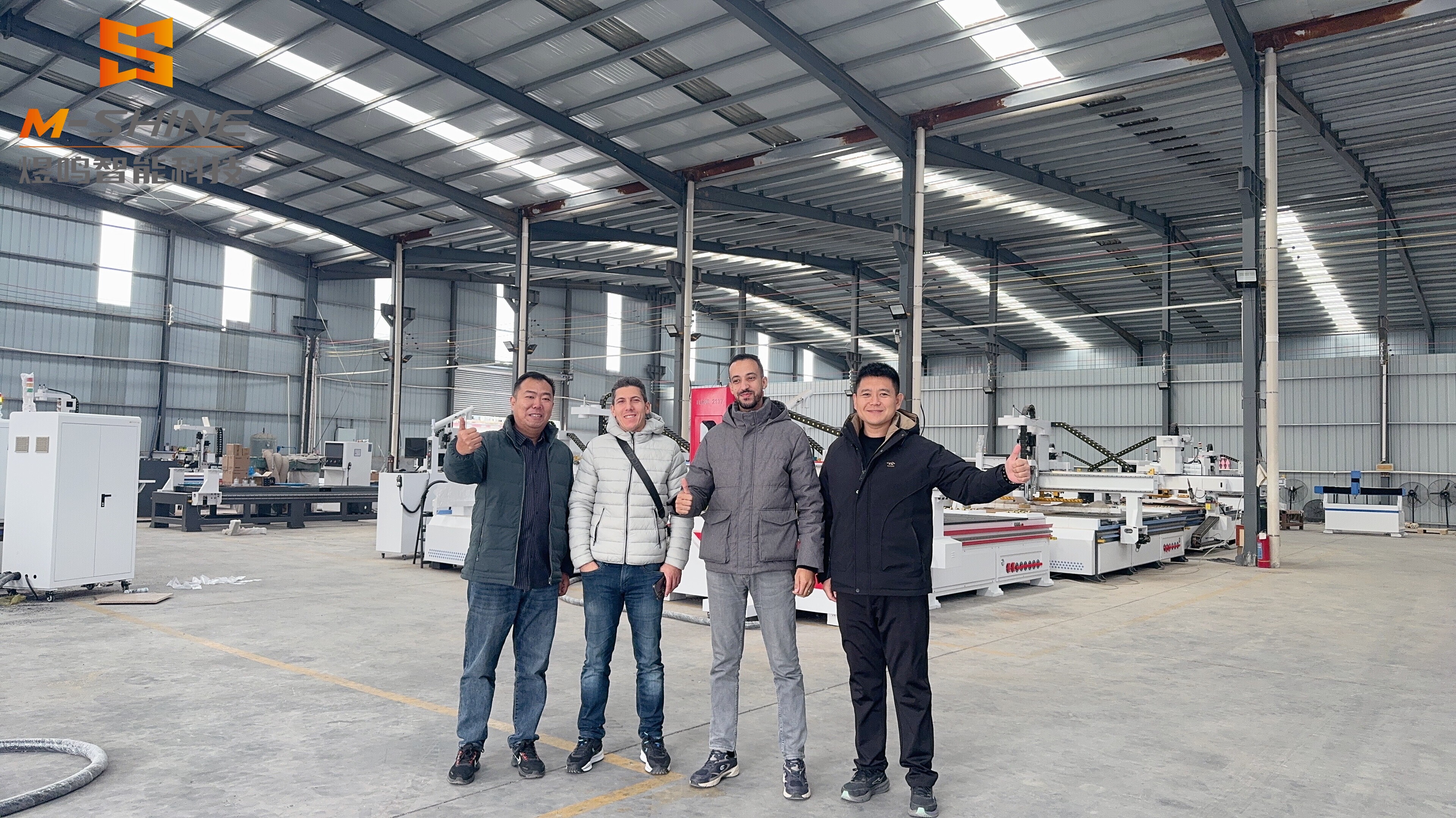 La précision britannique rencontre l'innovation chinoise : Paul Machinery investit dans les solutions avancées de production de meubles de JINAN M-SHINE